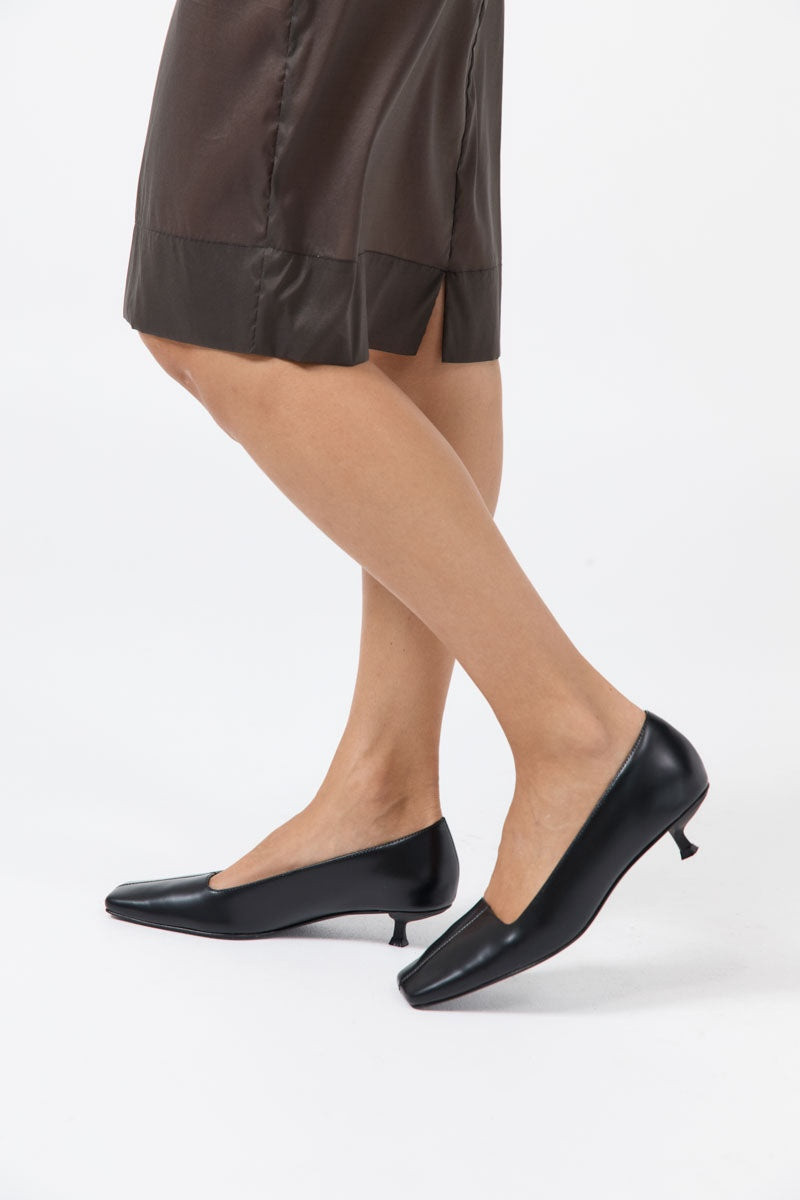 ST. AGNI Square Toe Pump - Black outlook