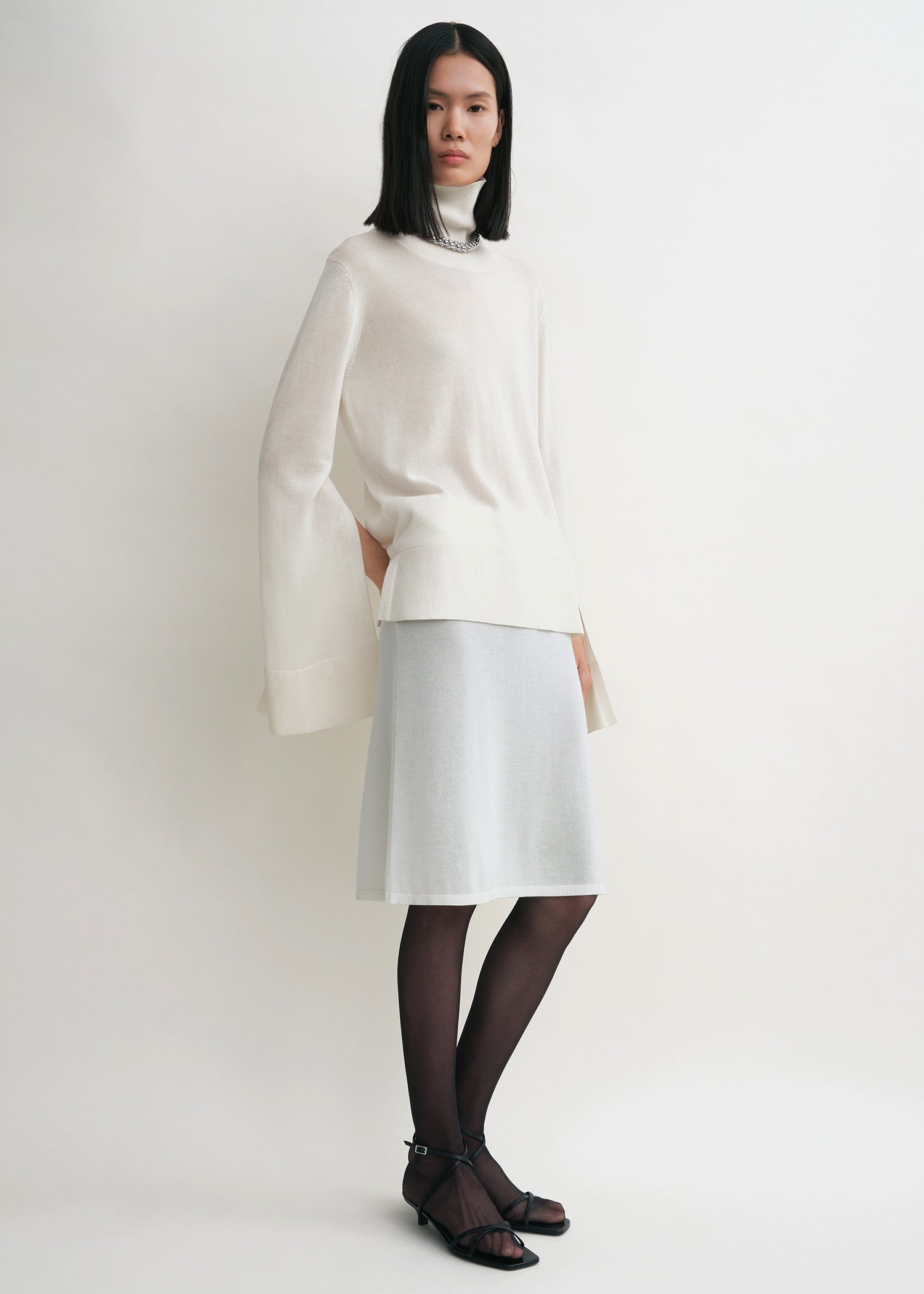 Slit sleeve turtleneck white - 3