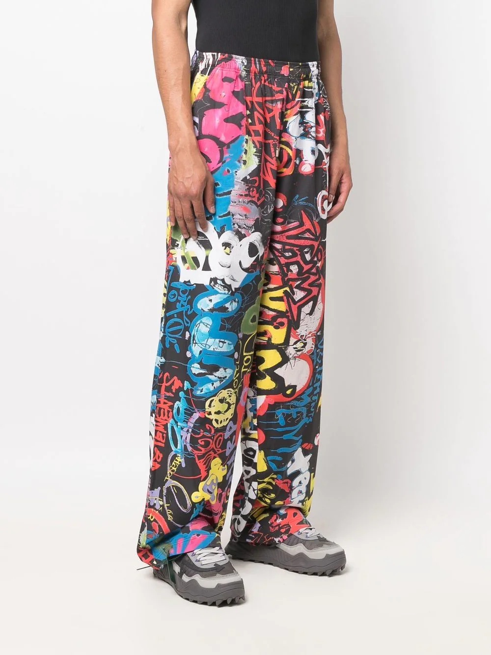 graffiti-print trousers - 4