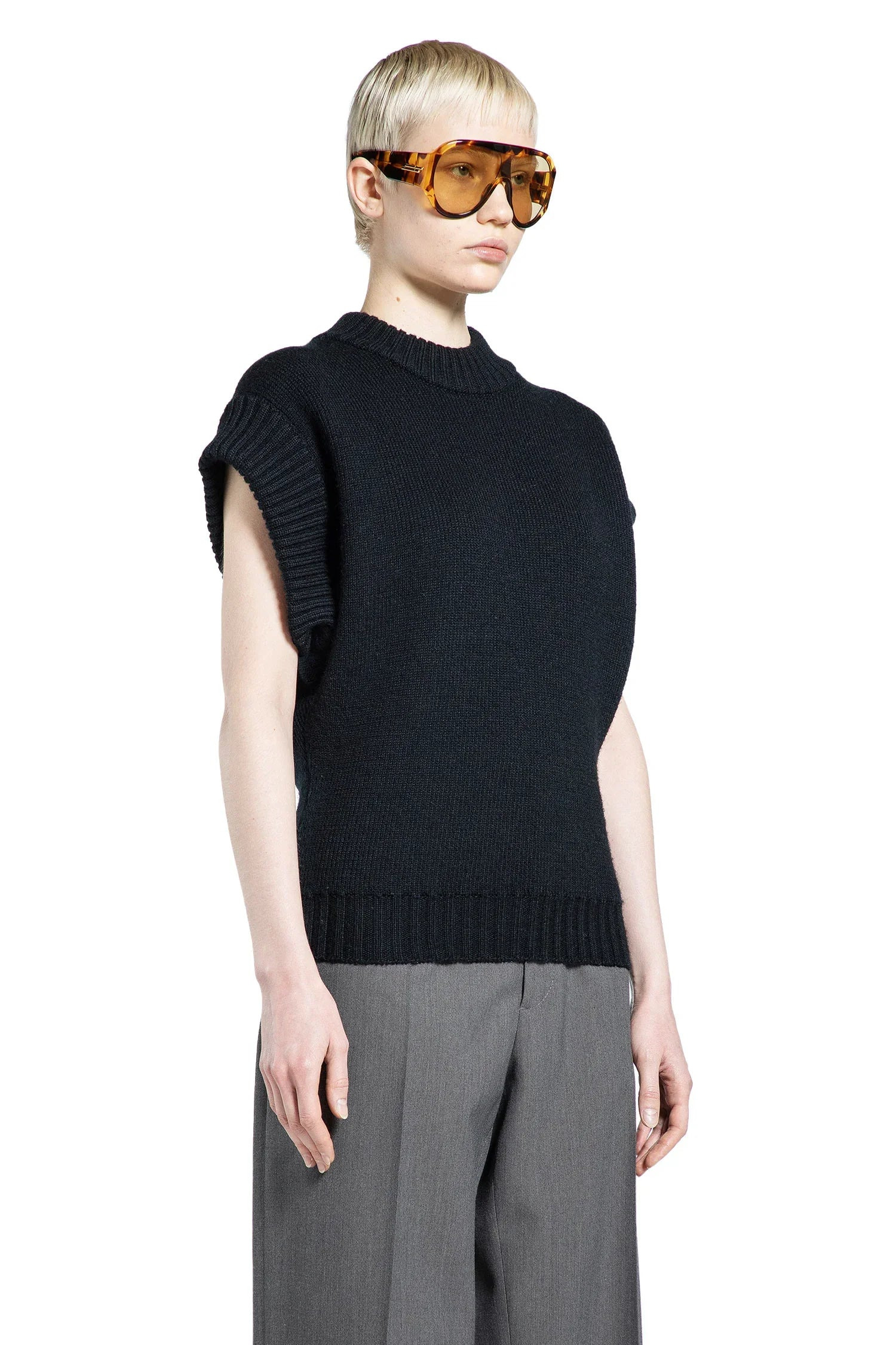 Knitted-Vest - 2