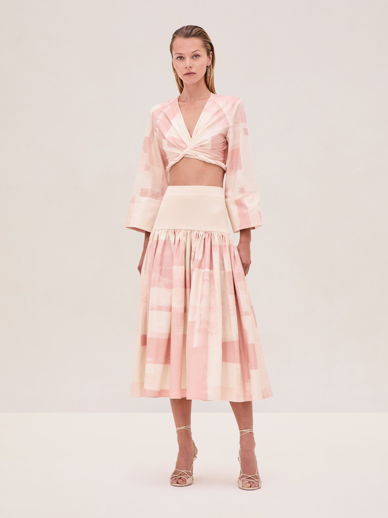 ALEXIS Ansalm Top outlook