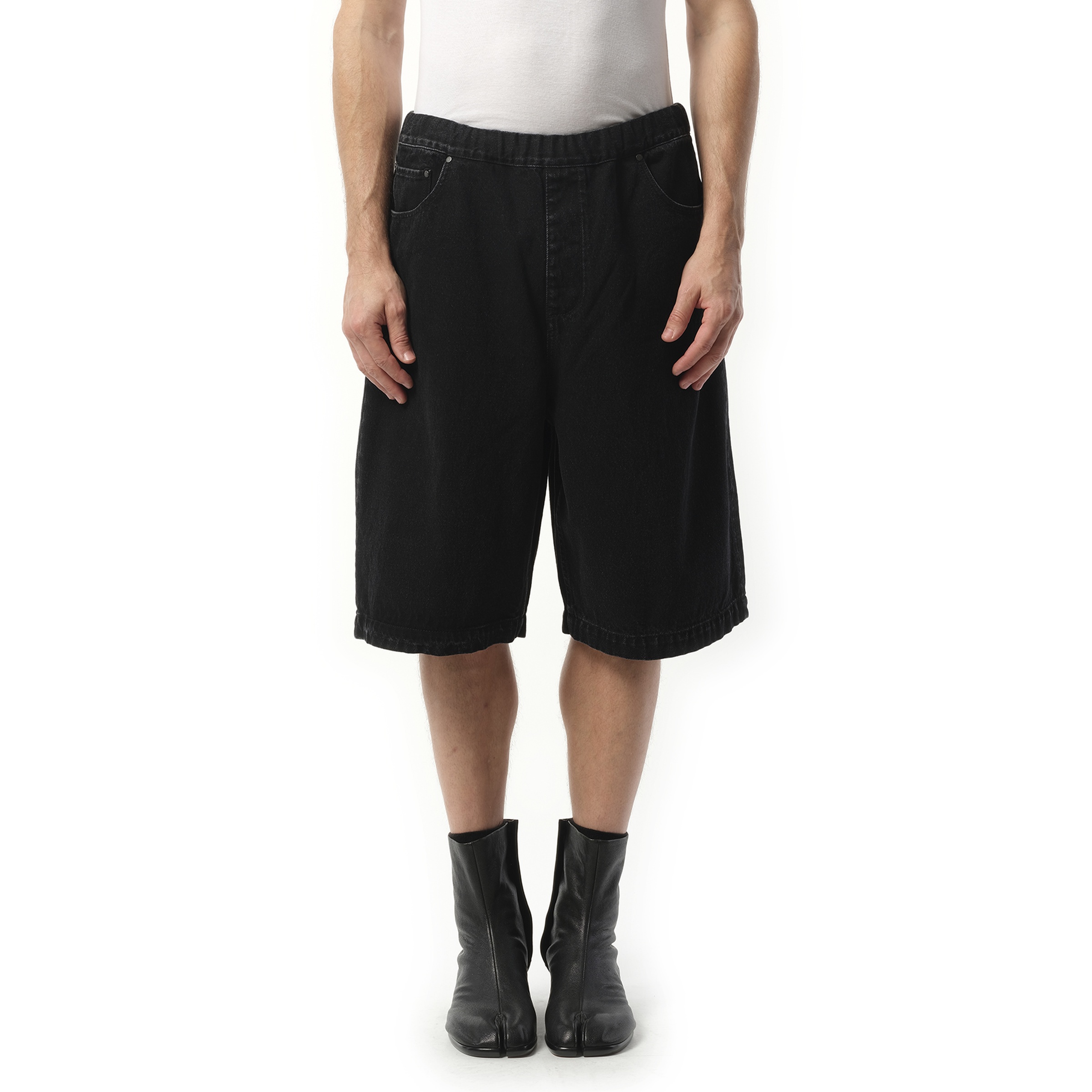 Spar Shorts in Magnetite - 1