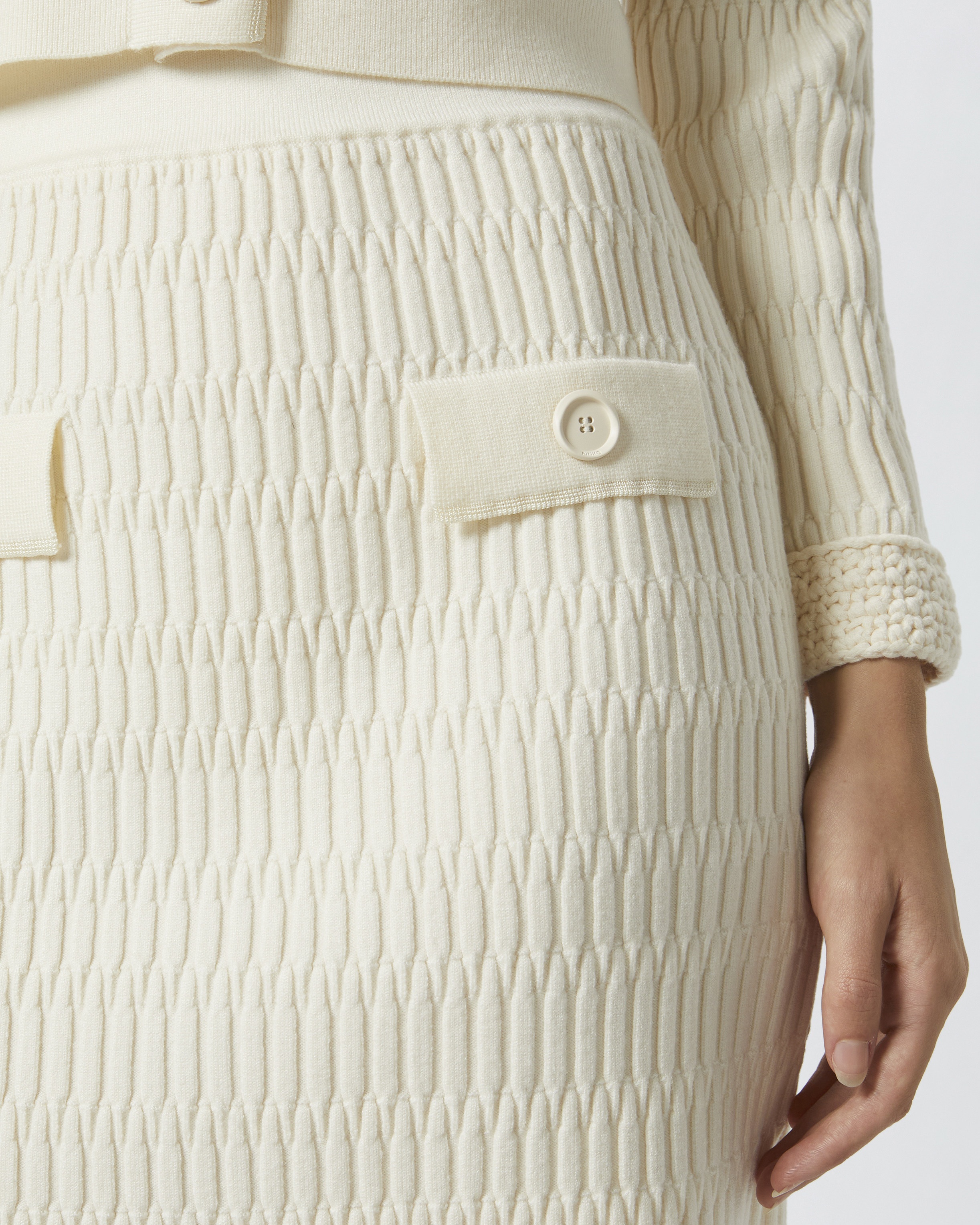 KNIT MINI SKIRT WITH GEOMETRIC STITCHING - 5