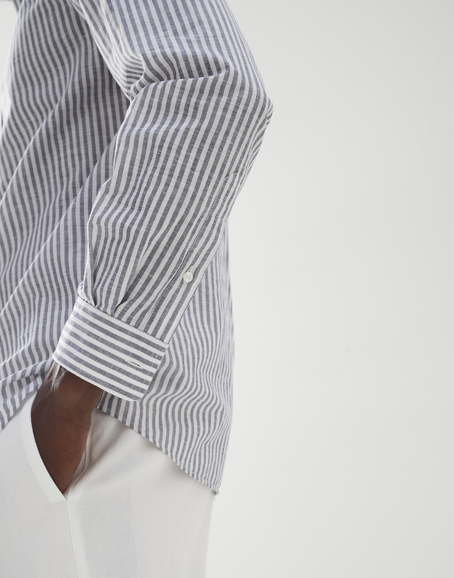 Striped cotton and linen shirt with Mandarin collar and roll-up tab sleeves - 3