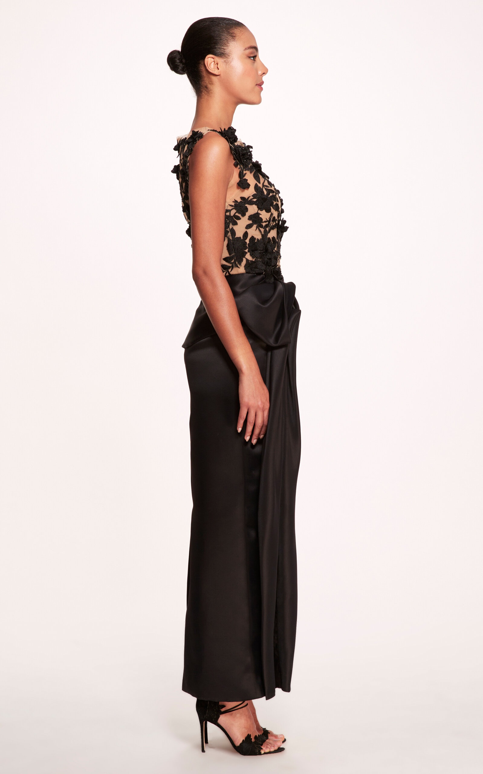 Floral-Appliqued Tulle Maxi Dress black - 6