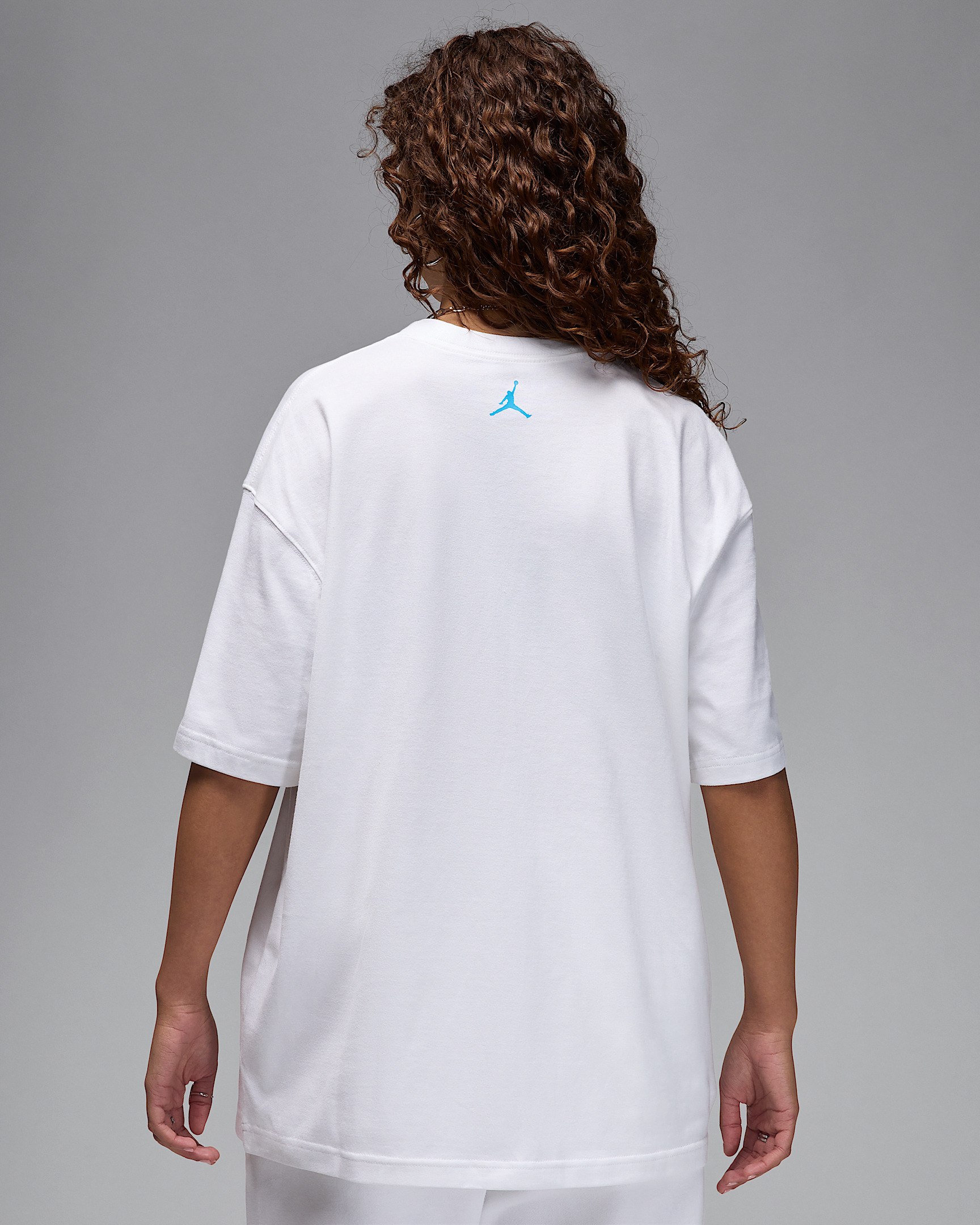 Jordan Women's Oversized Graphic T-Shirt - 2