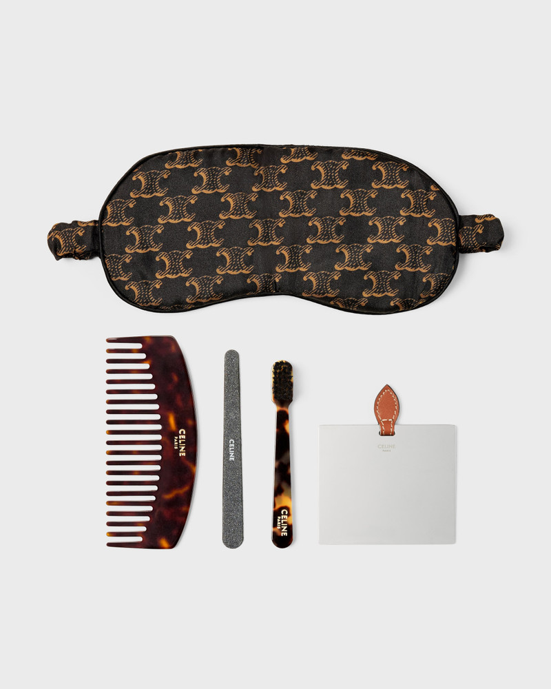 Travel kit in Triomphe Canvas and calfskin 7