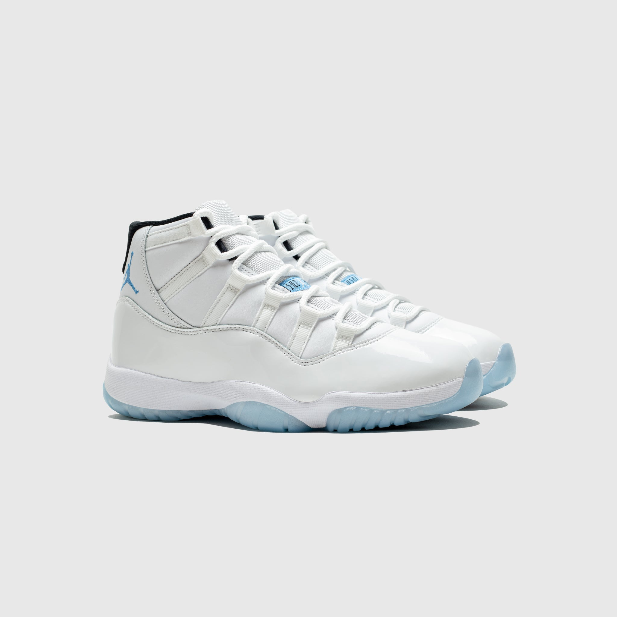AIR JORDAN 11 RETRO "LEGEND BLUE" - 2