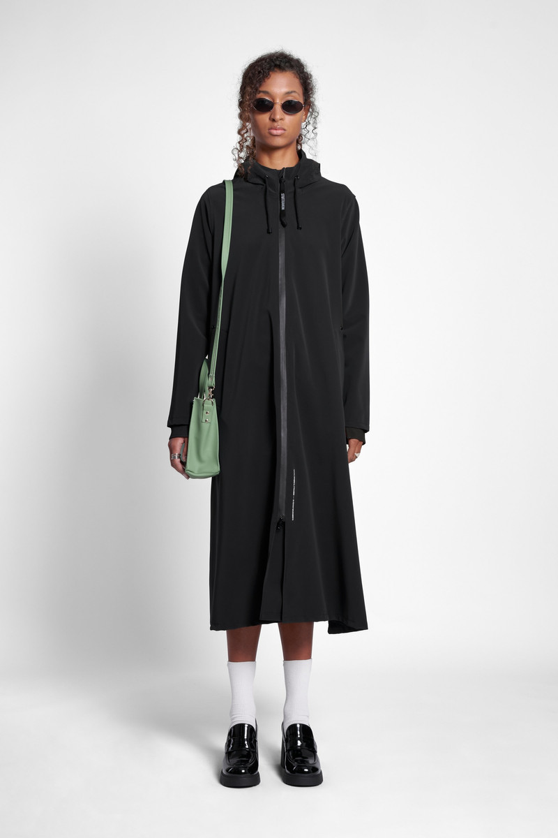 Stutterheim Mosebacke Long Matte Zip Raincoat Black outlook
