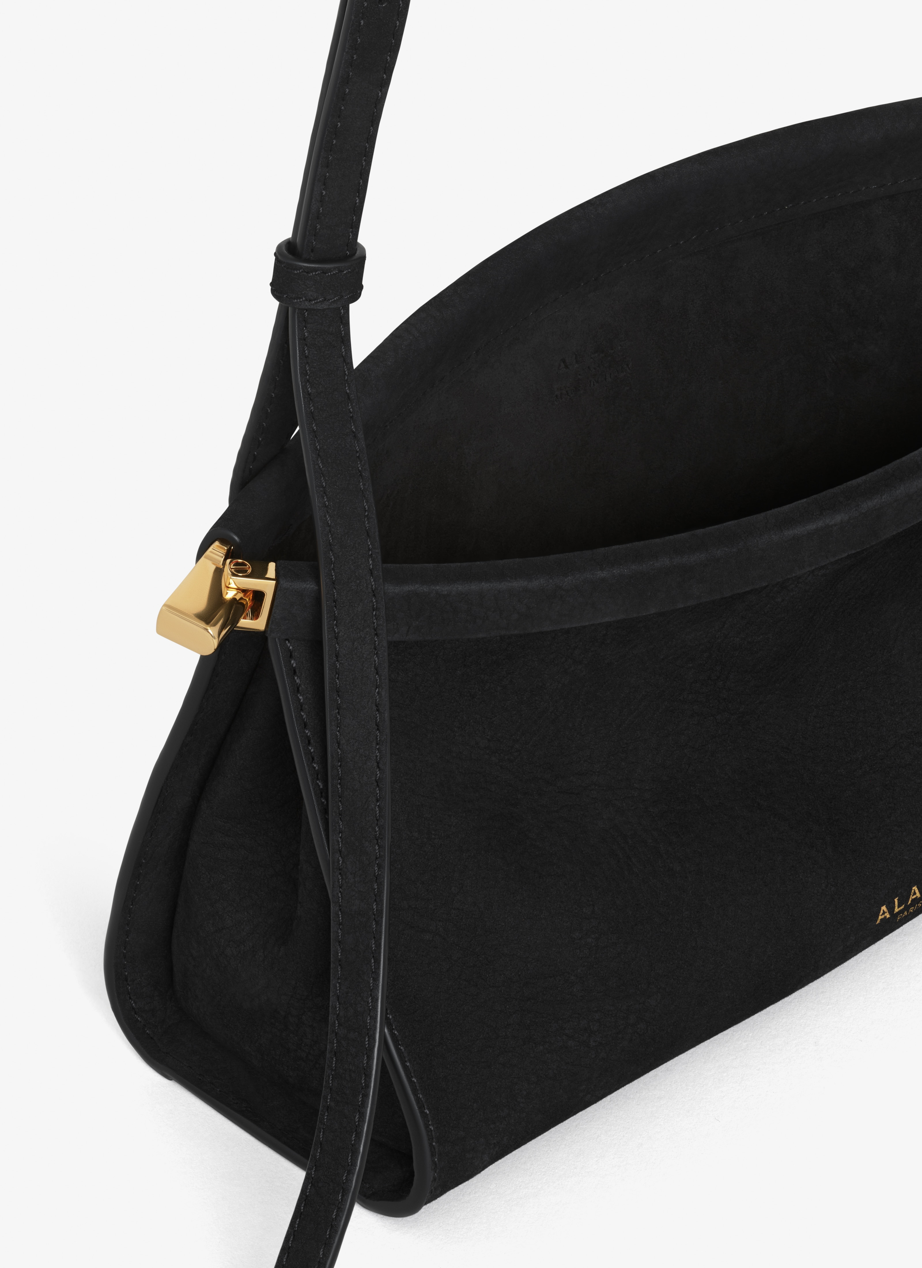 【ALAIA直営店】SAC LE CLICK EAST WEST MEDIUM EN NUBUCK ALAÏA Le Click Shoulder Bag | ALAÏA US