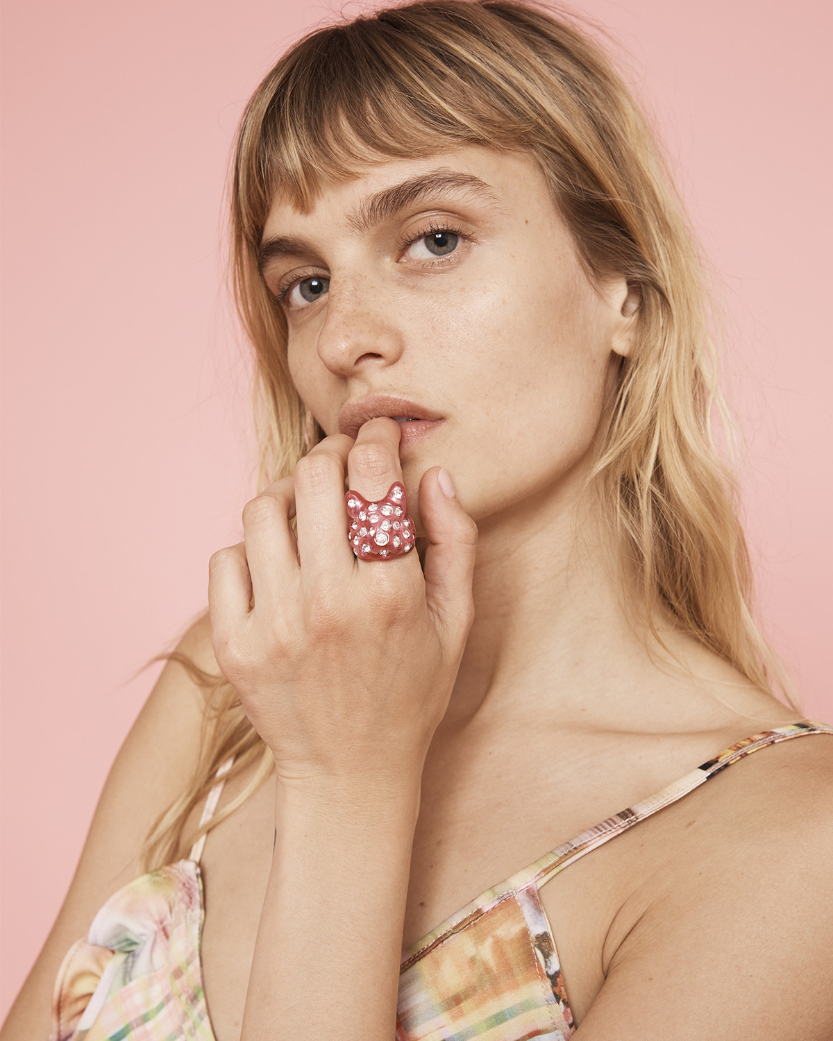 HOT PINK PUFFY BUNNY RING - 2
