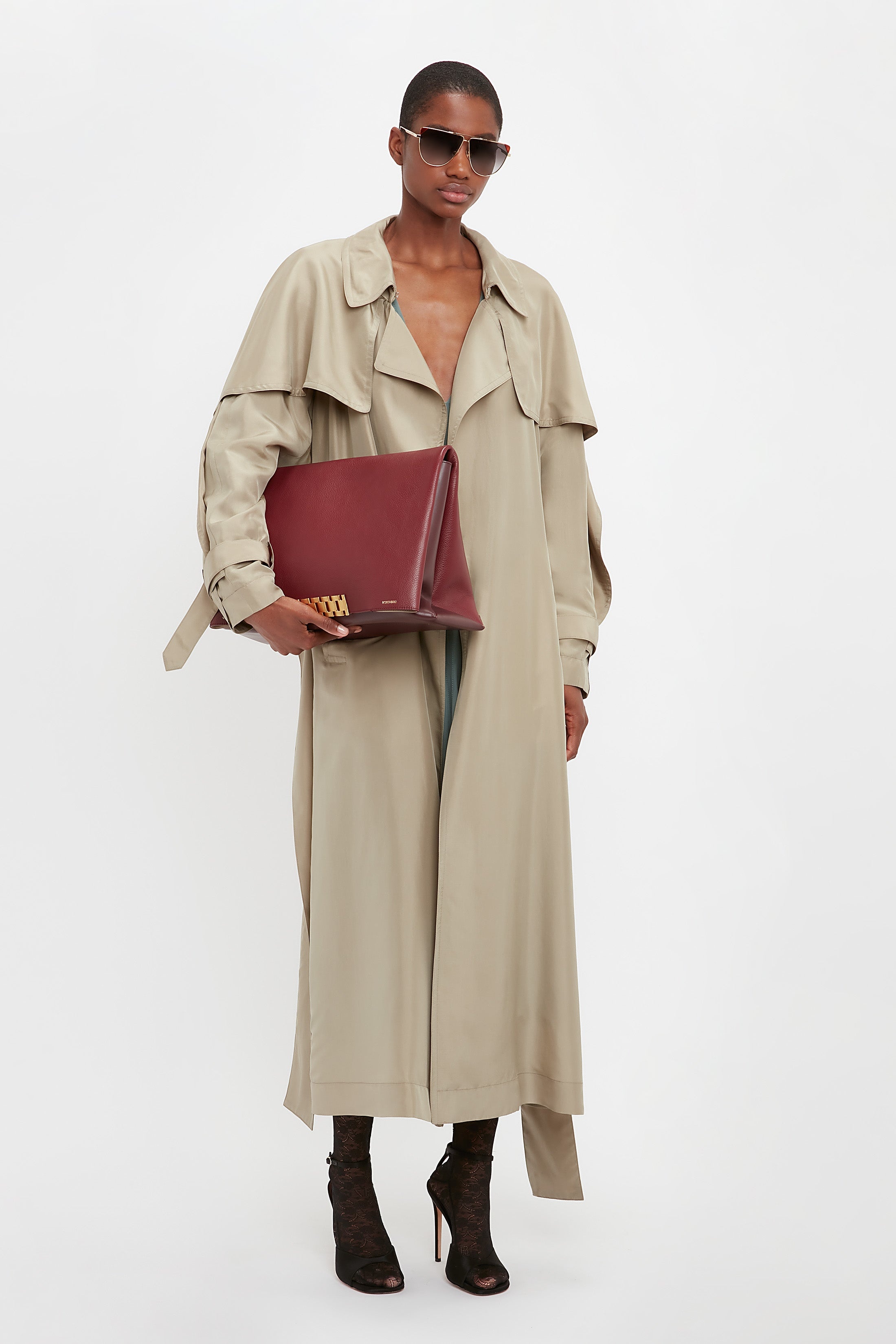 Jumbo Chain Pouch In Bordeaux - 11