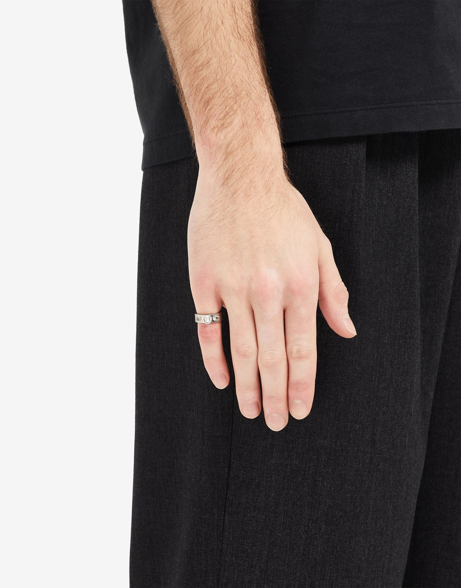 Numerical logo ring - 4