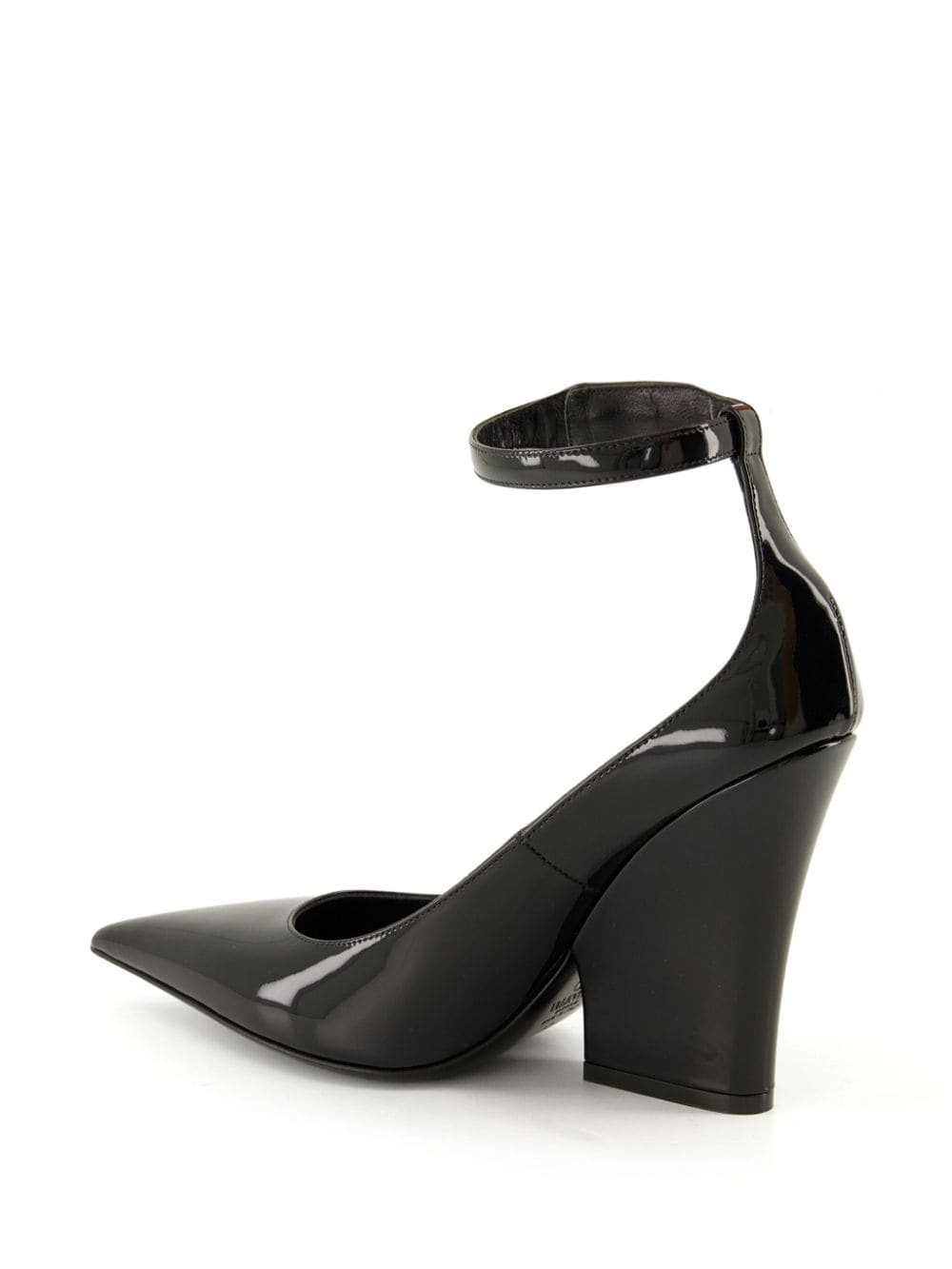 VLogo-plaque patent pumps - 3