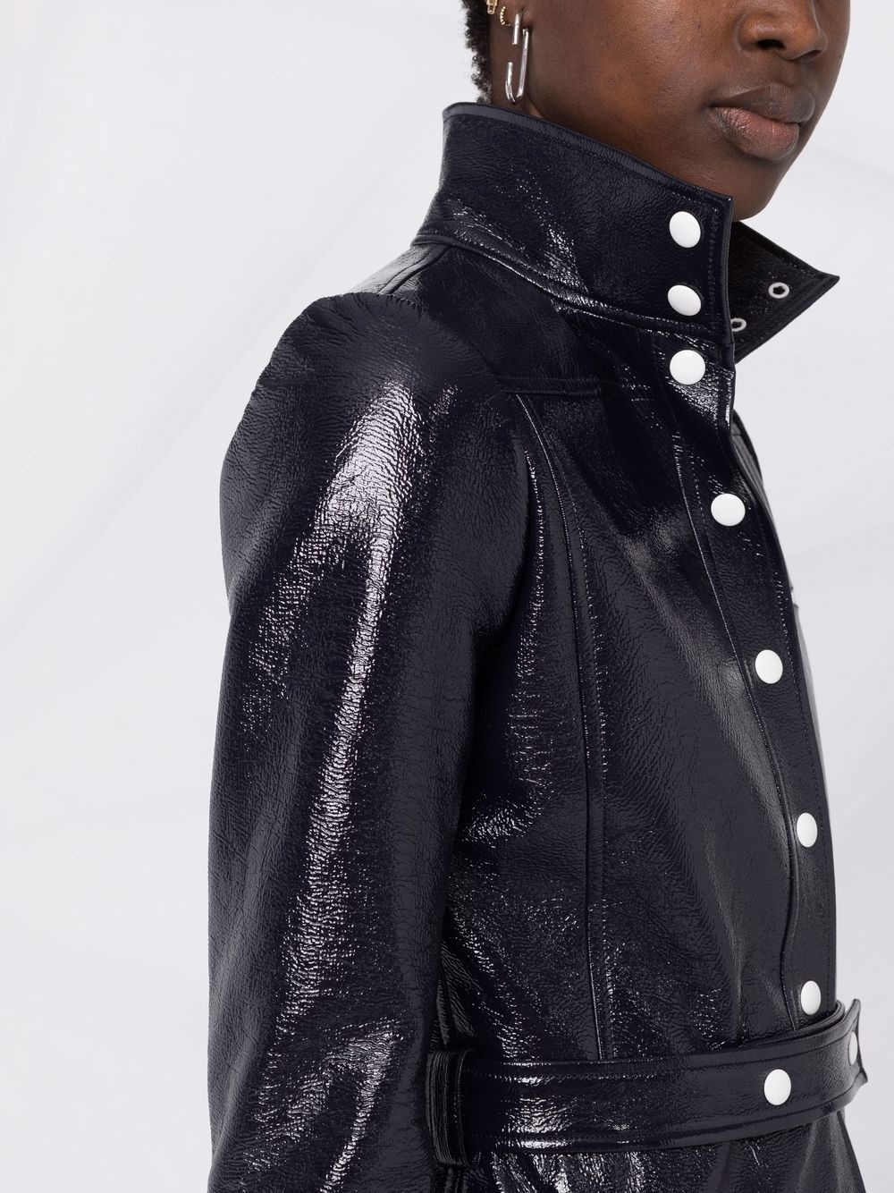 logo-appliqué vinyl trench coat - 3