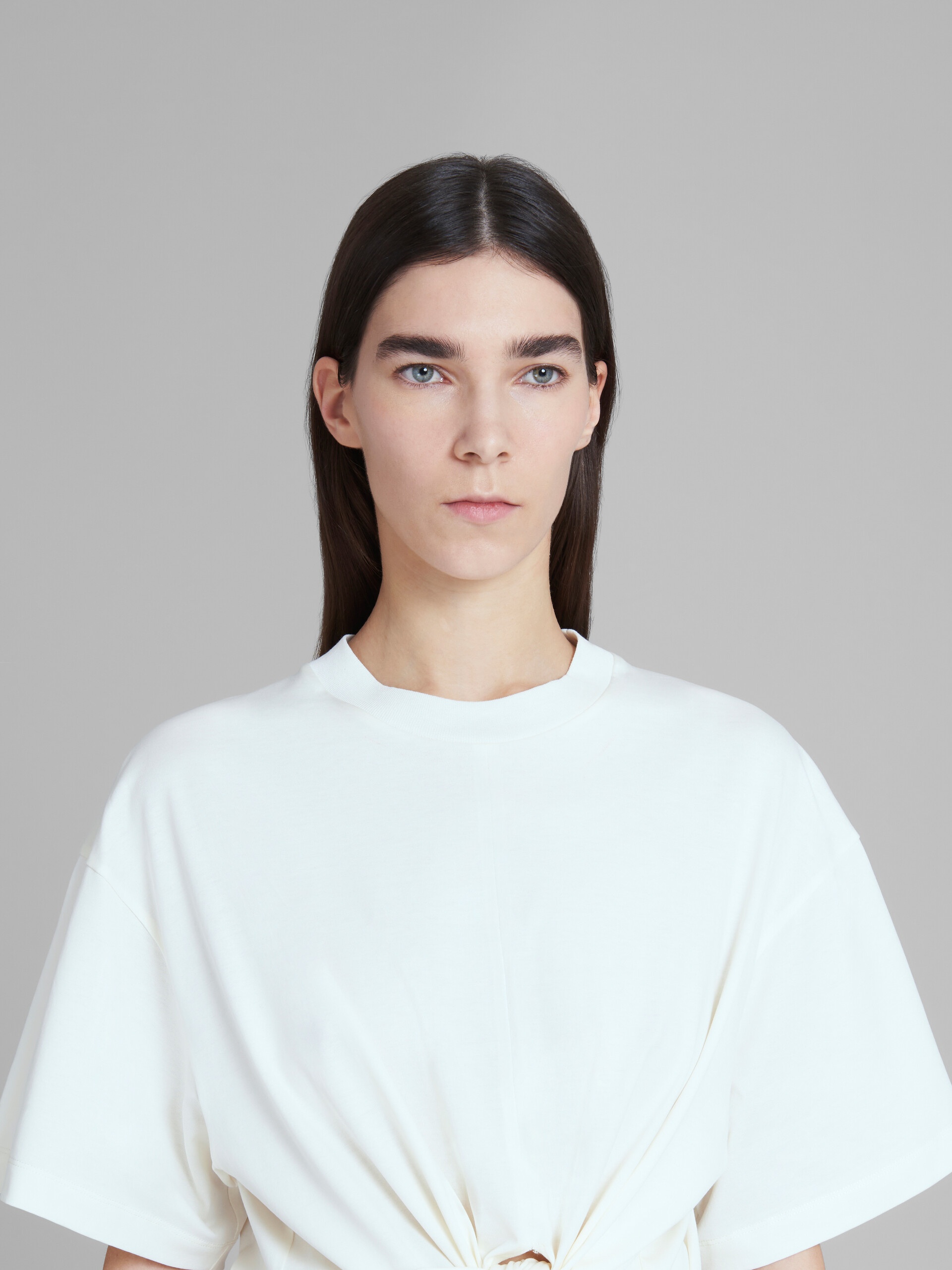 MARNI X NO VACANCY INN - WHITE T-SHIRT IN BIO COTTON JERSEY WITH KNOT - 4