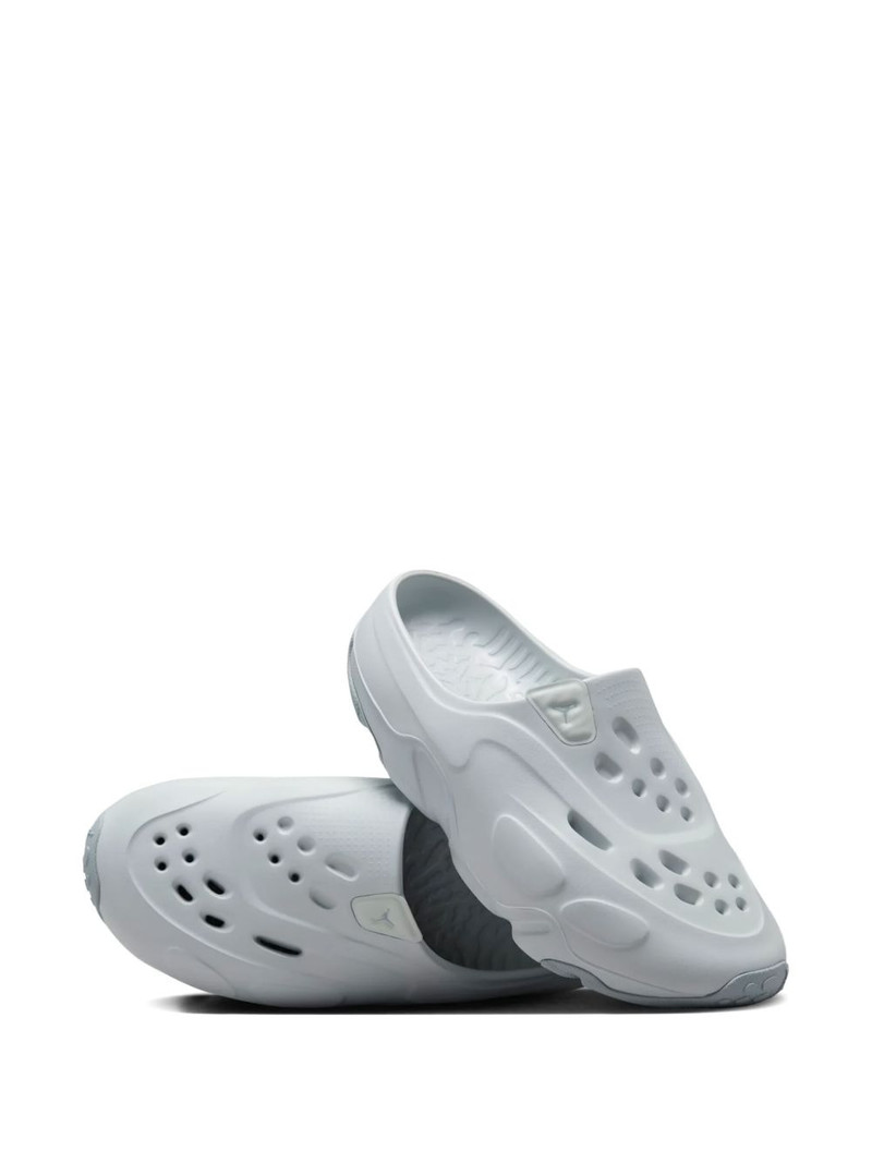 Jordan Roam slippers outlook