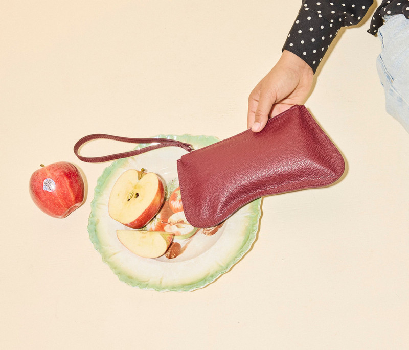 FRĒDA SALVADOR SERENA SLIP POUCH outlook