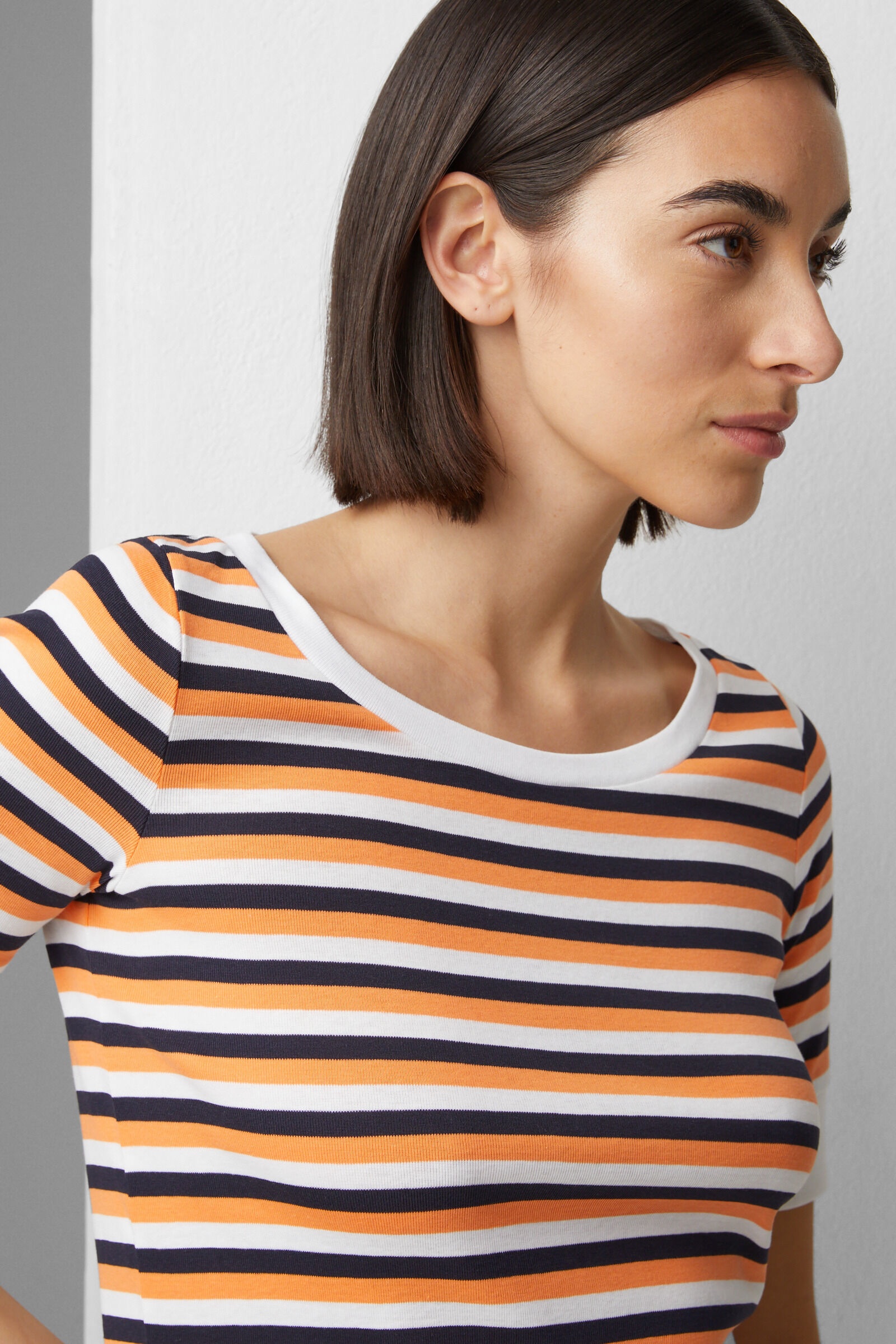 Jackie T-shirt in Orange/Navy blue - 4