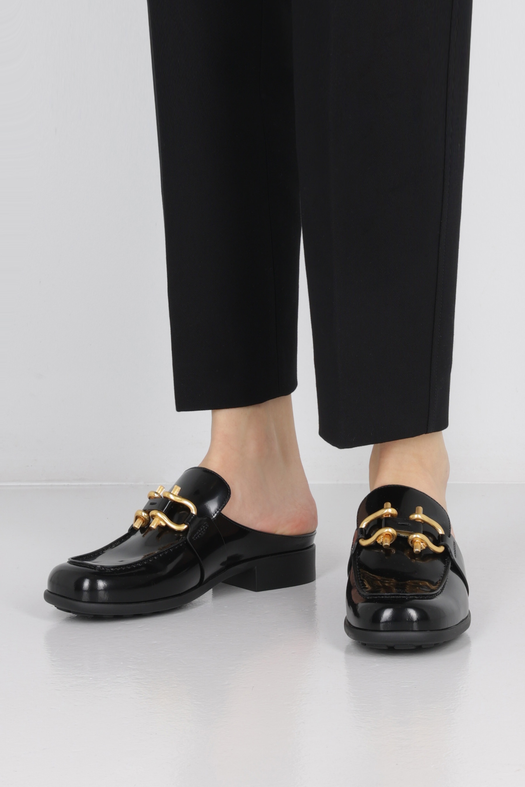 【送料&関税込】Bottega Veneta Monsieur Loafer Bottega Veneta MONSIEUR SHINY LEATHER MULE LOAFERS