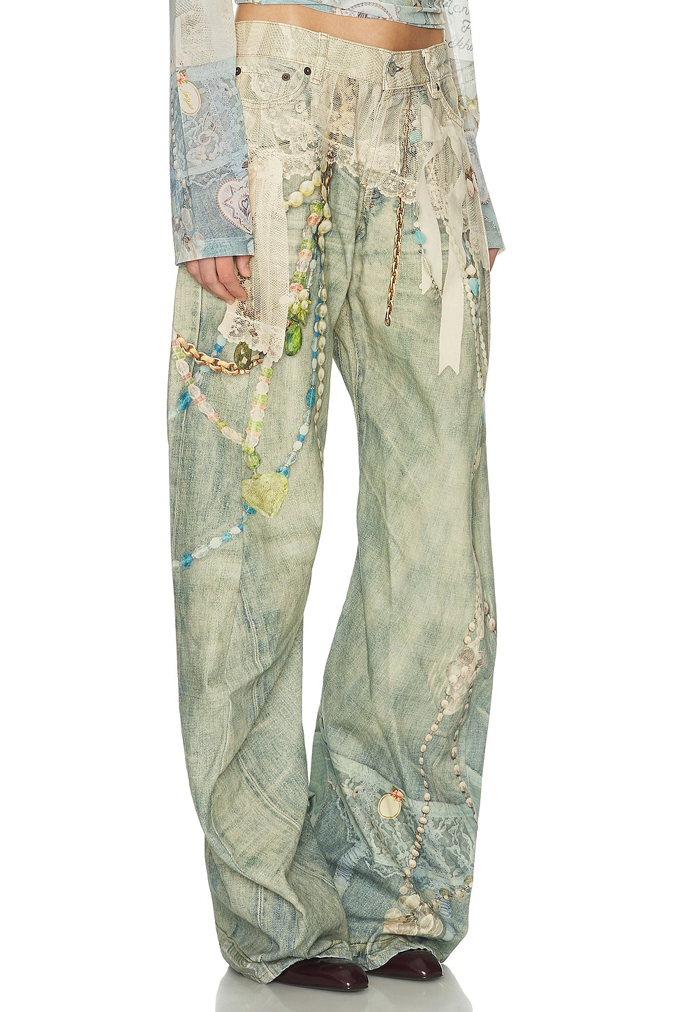 2006F Goth Twisted Leg - 2