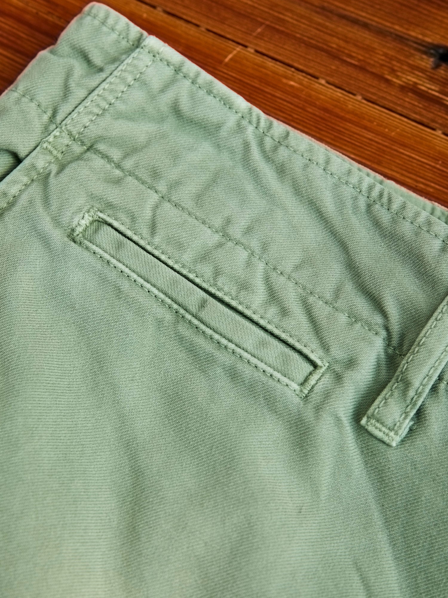 Damaged Field Chino Pants in Green - 5