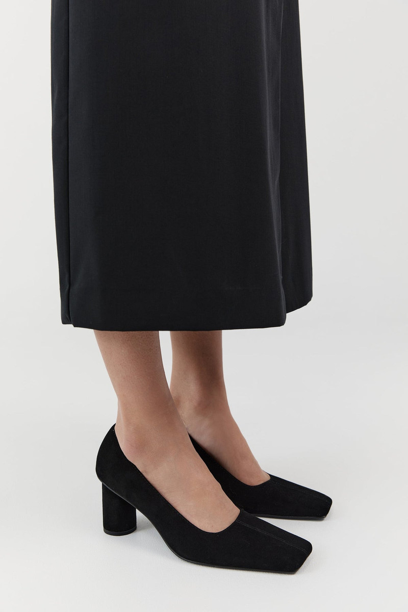 ST. AGNI Suede Cylinder Pump - Black outlook