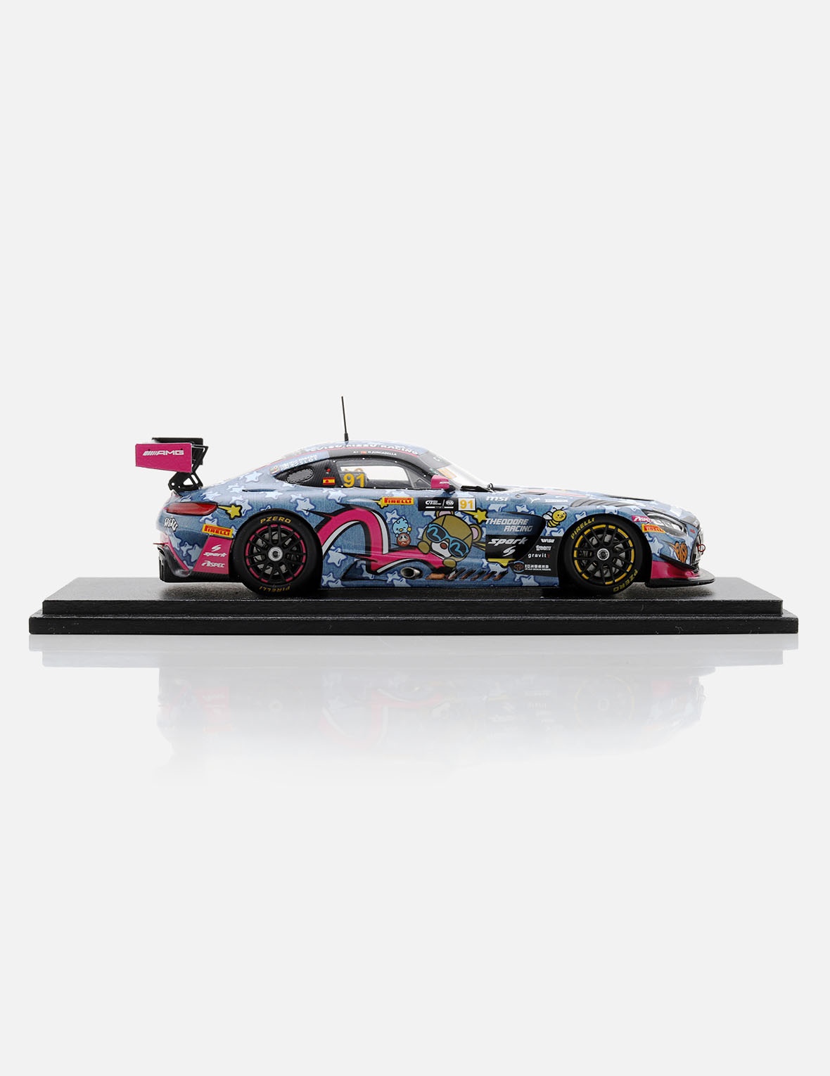 EVISU KIZZU X MERCEDES-AMG GT3 1:43 SCALE MODEL CAR - 4