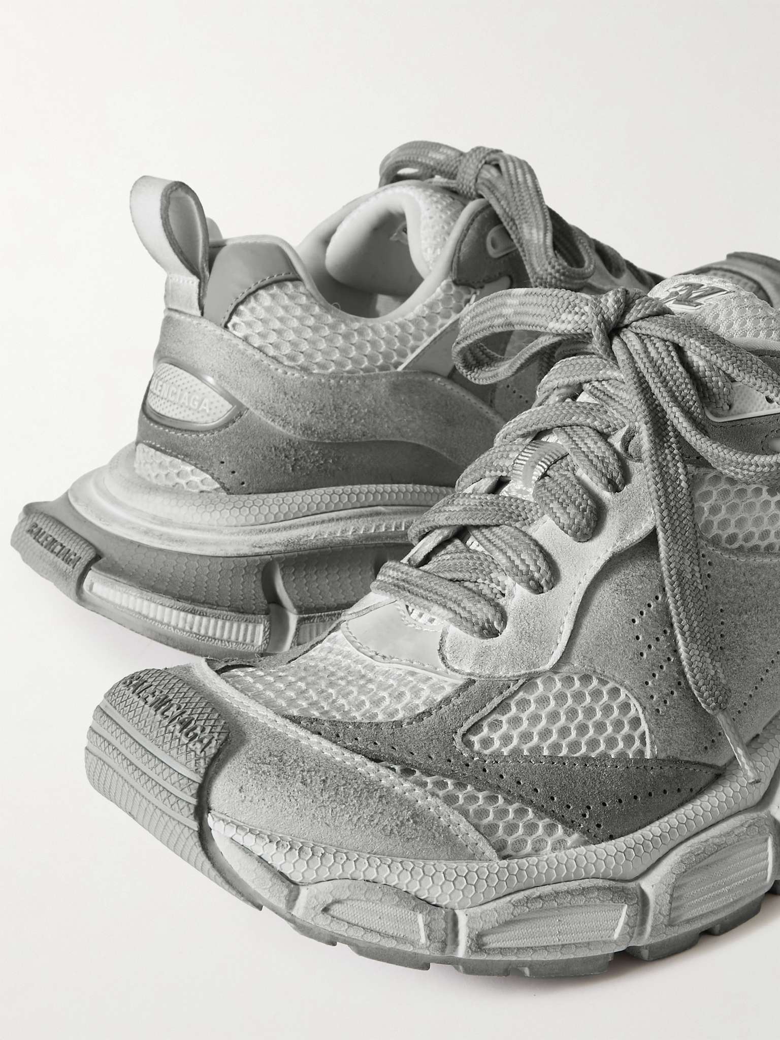 バレンシアガ 3XL スニーカー mesh and suede-like fabric BALENCIAGA 3XL Distressed Faux Suede and Mesh Sneakers