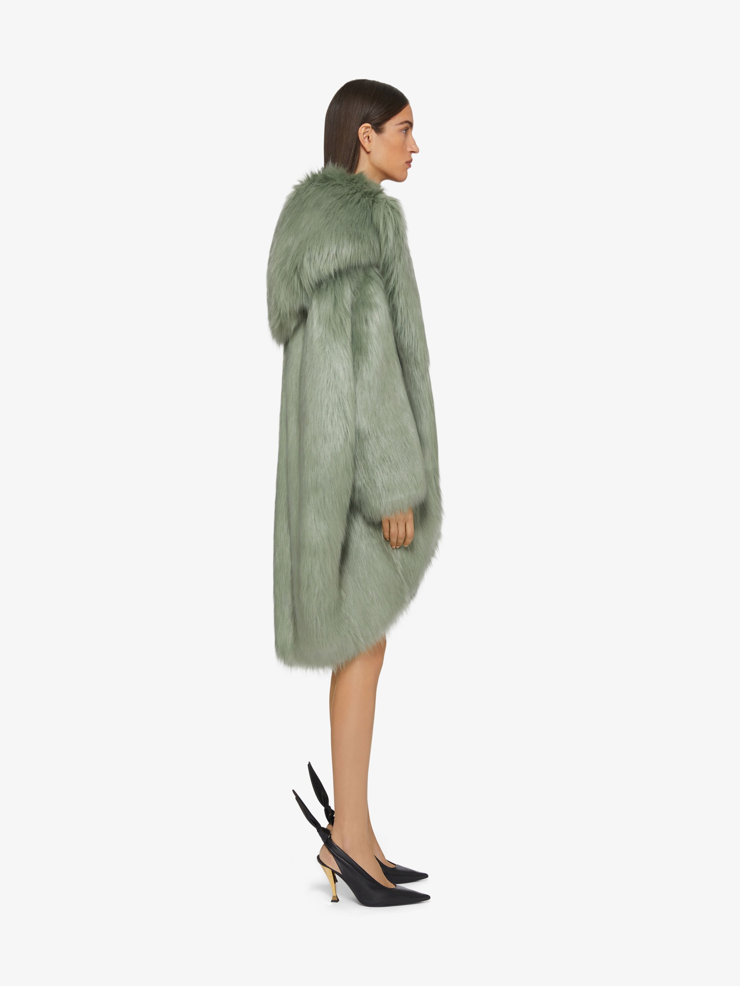 OVERSIZED COAT IN FAUX FUR - 3