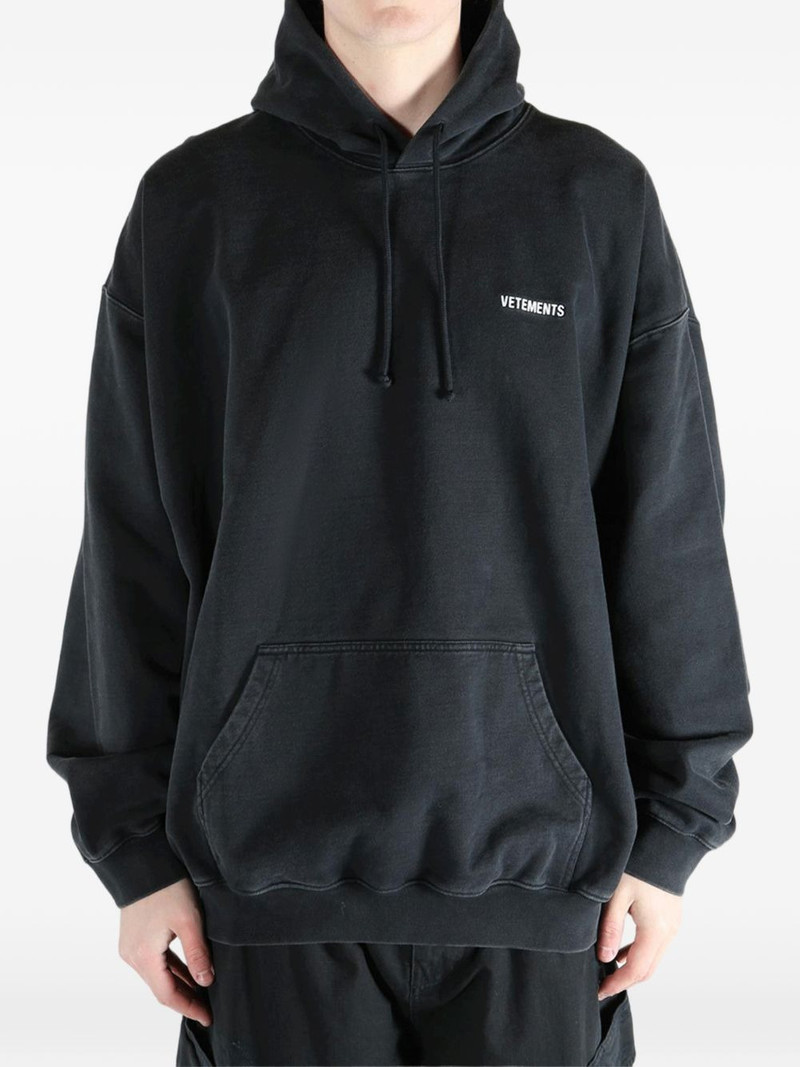 VETEMENTS logo-detail hoodie outlook