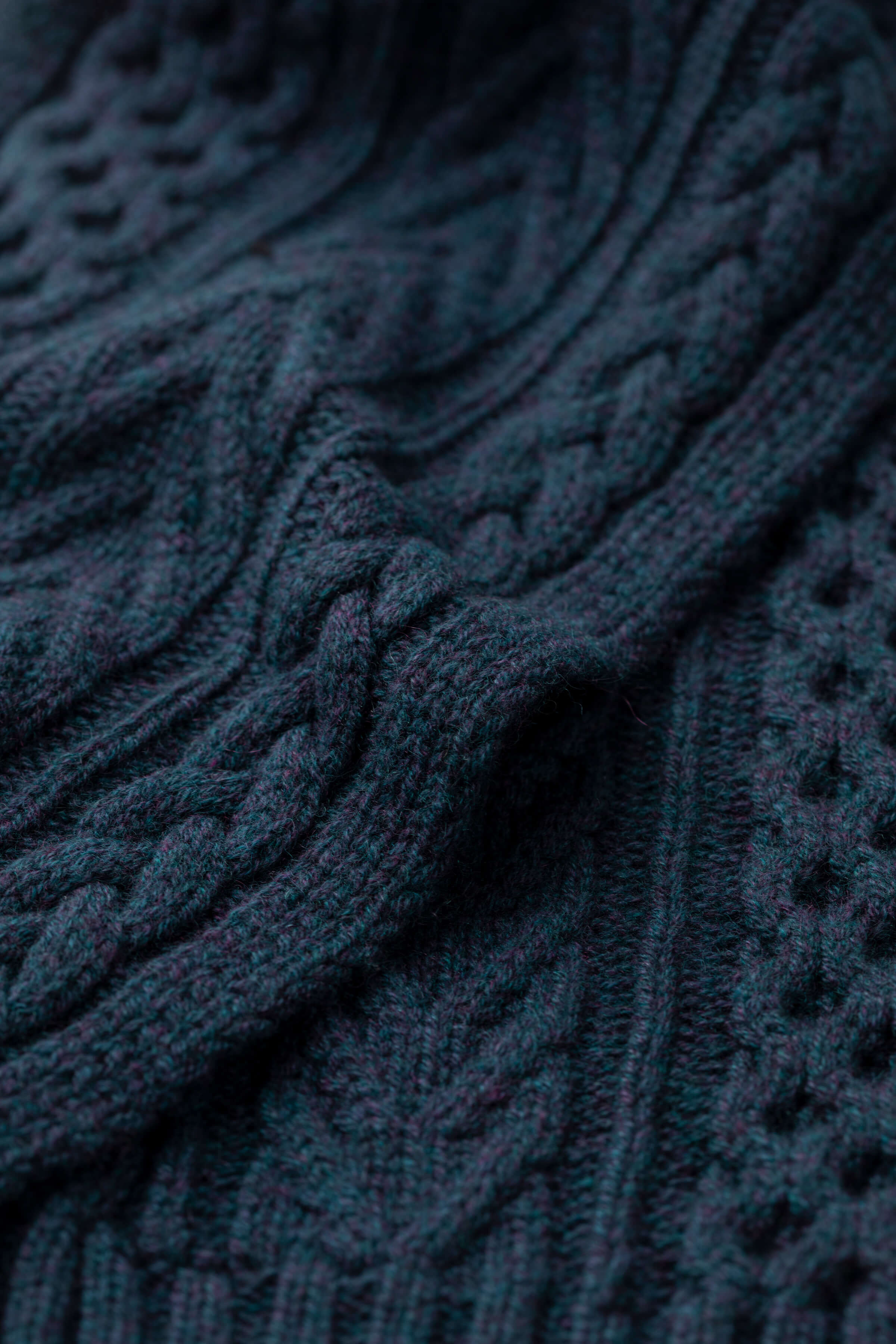 Aran Cable Navy Cashmere Scarf - 2