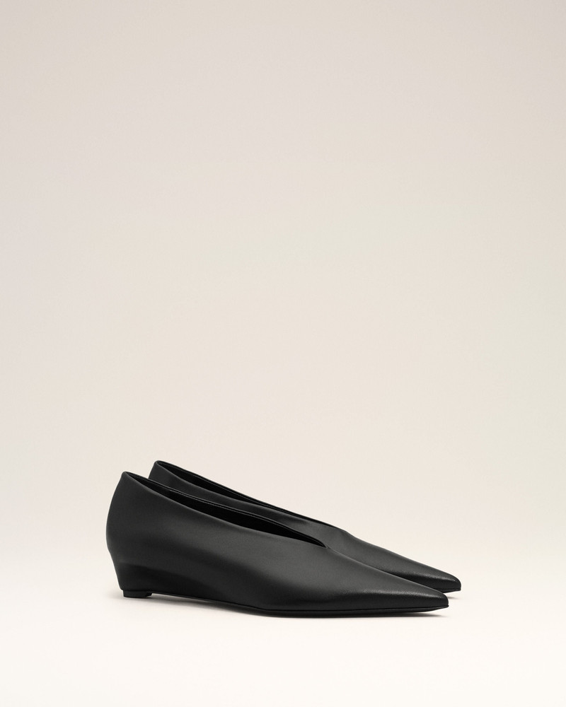 BLACK LAMB LEATHER POINTED TOE WEDGE PUMP 3