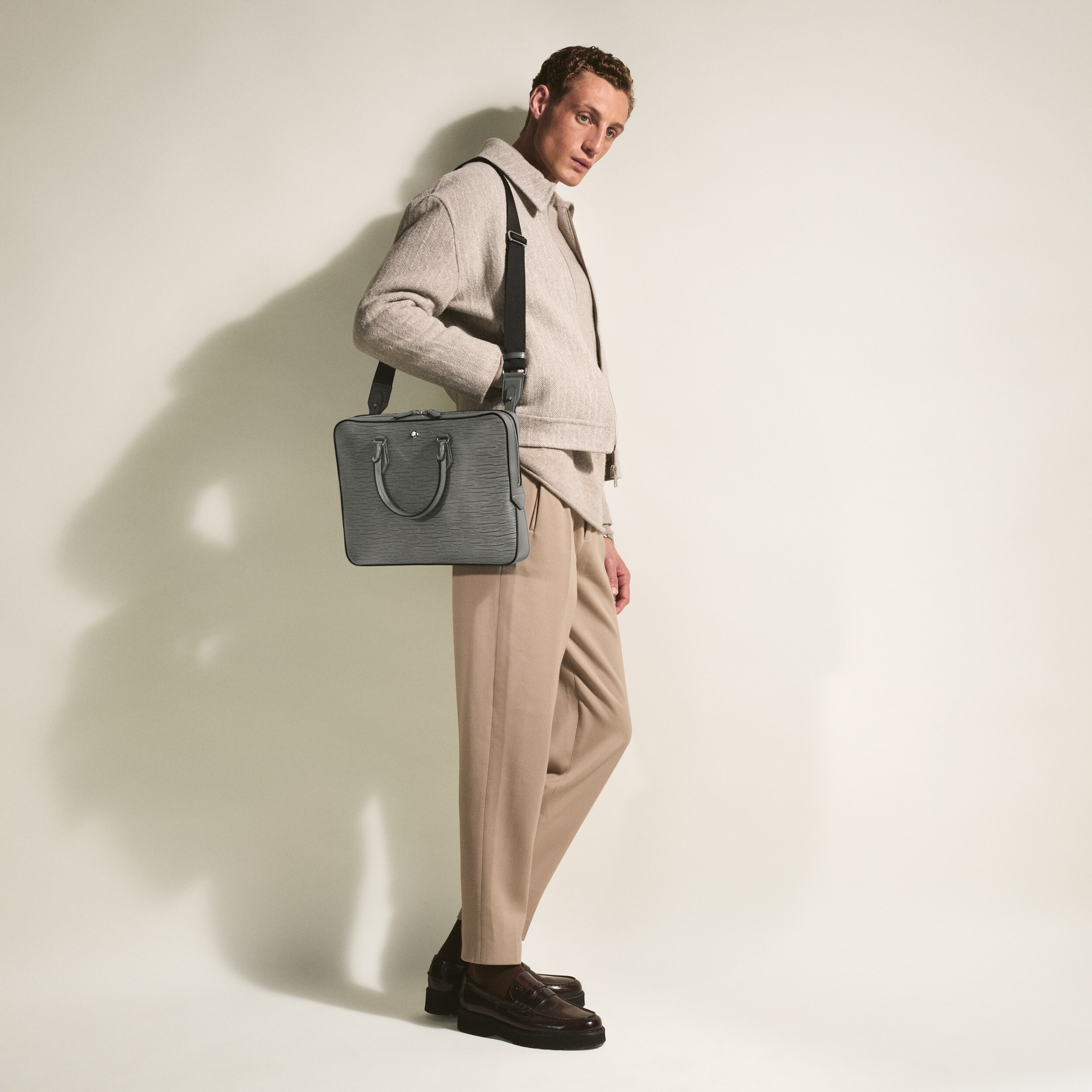 4810 thin document case - 9