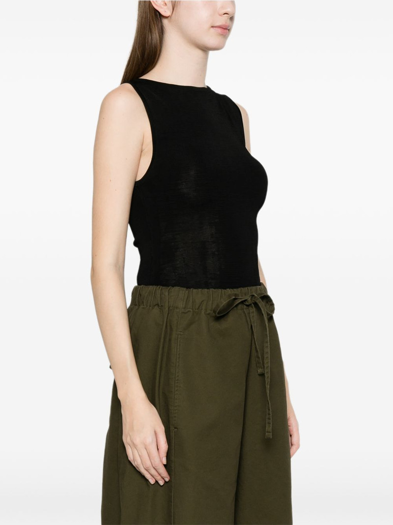 round-neck sleeveless tank top 3
