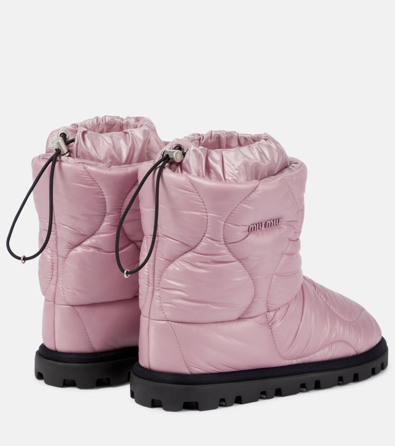 Miu Miu Logo snow boots outlook