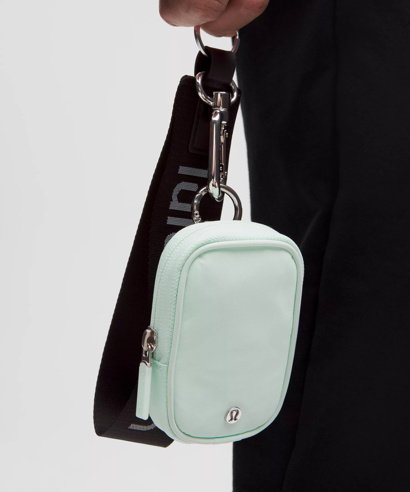 lululemon Clippable Nano Pouch outlook