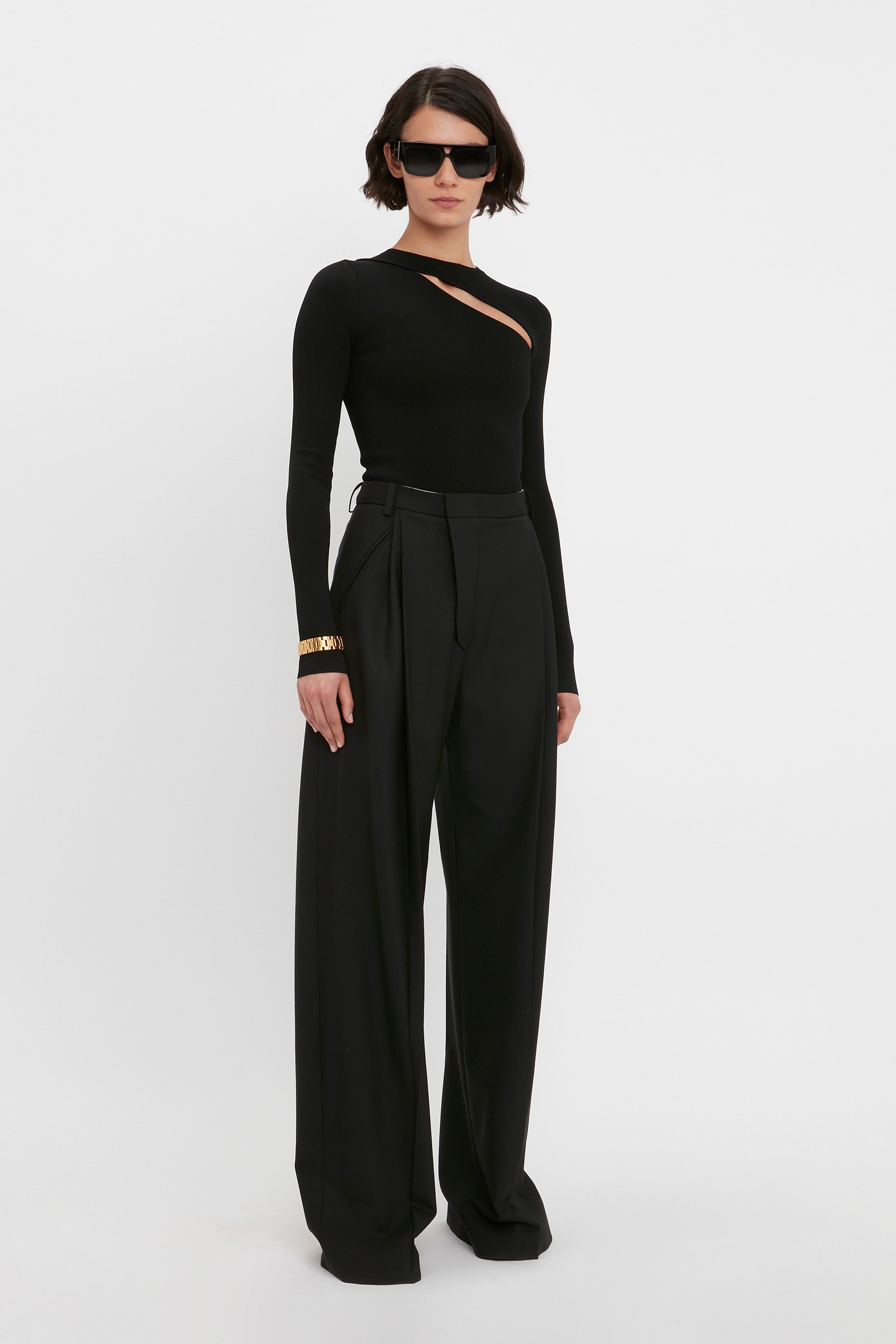 VB Body Front Slash Crew Neck Top In Black - 7