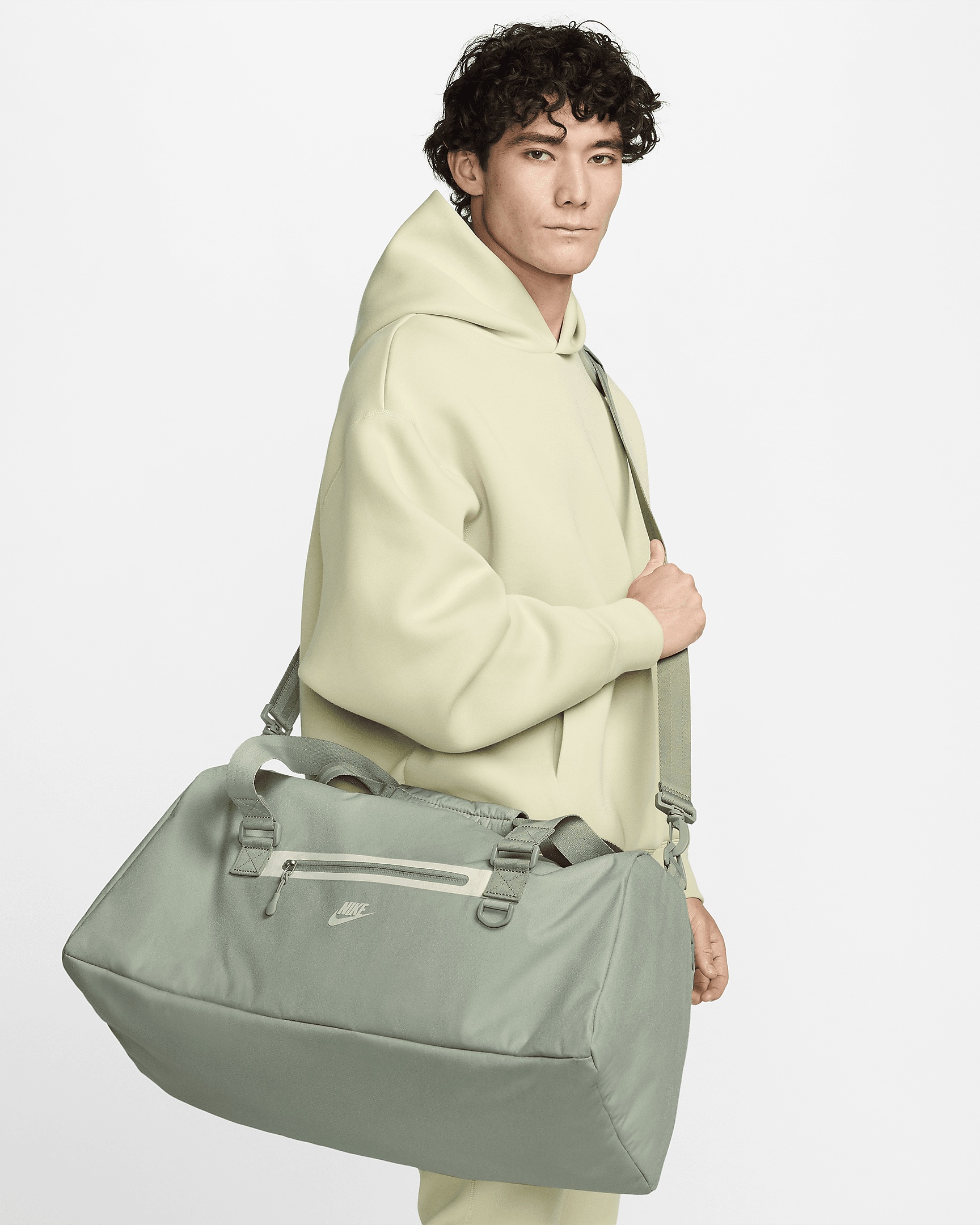 完売必須!☆Nike Elemental Premium Duffel Bag (45L) Nike Elemental Premium Duffel Bag (45L)