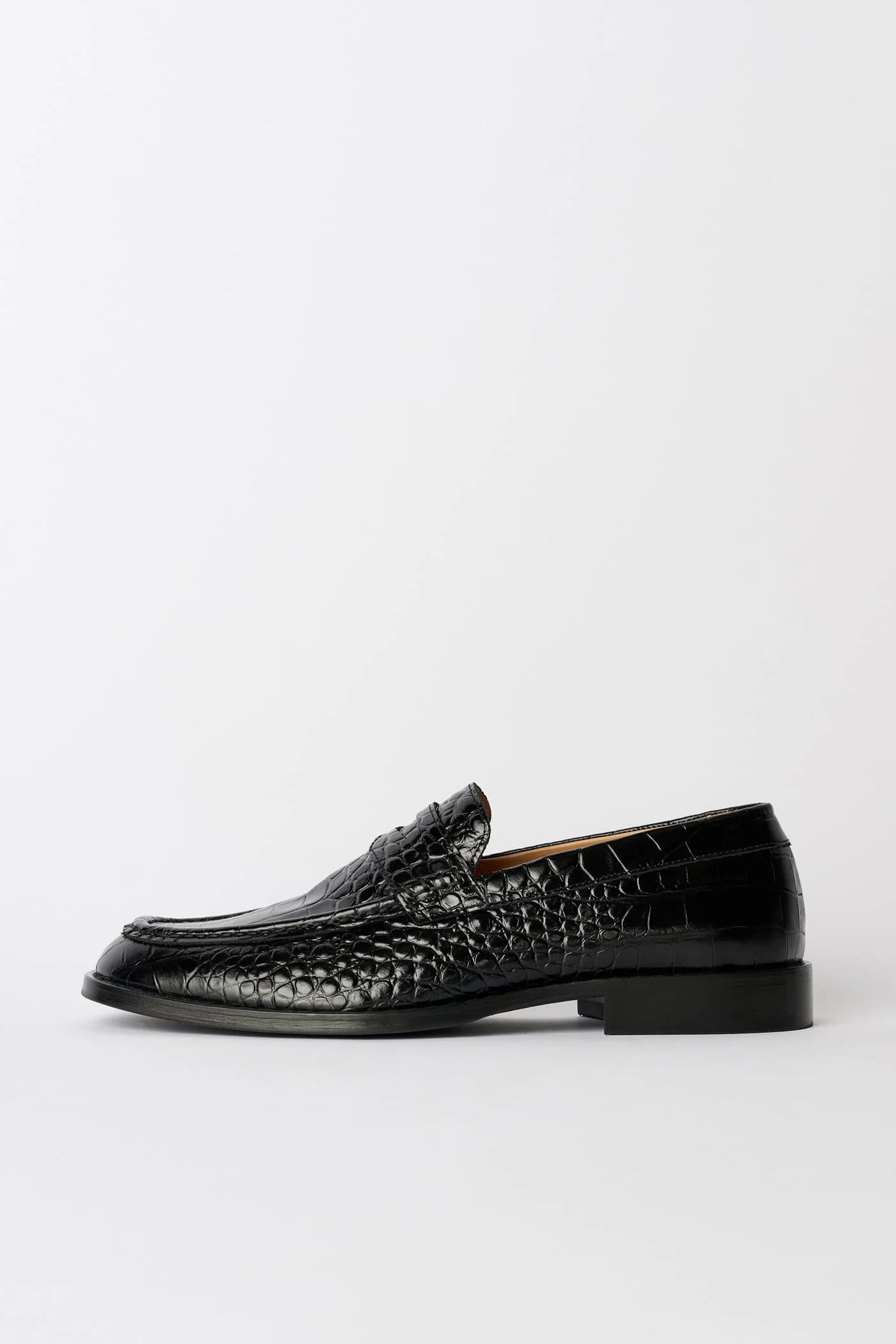 Light Loafer Licorice Croc Bull Hide - 1
