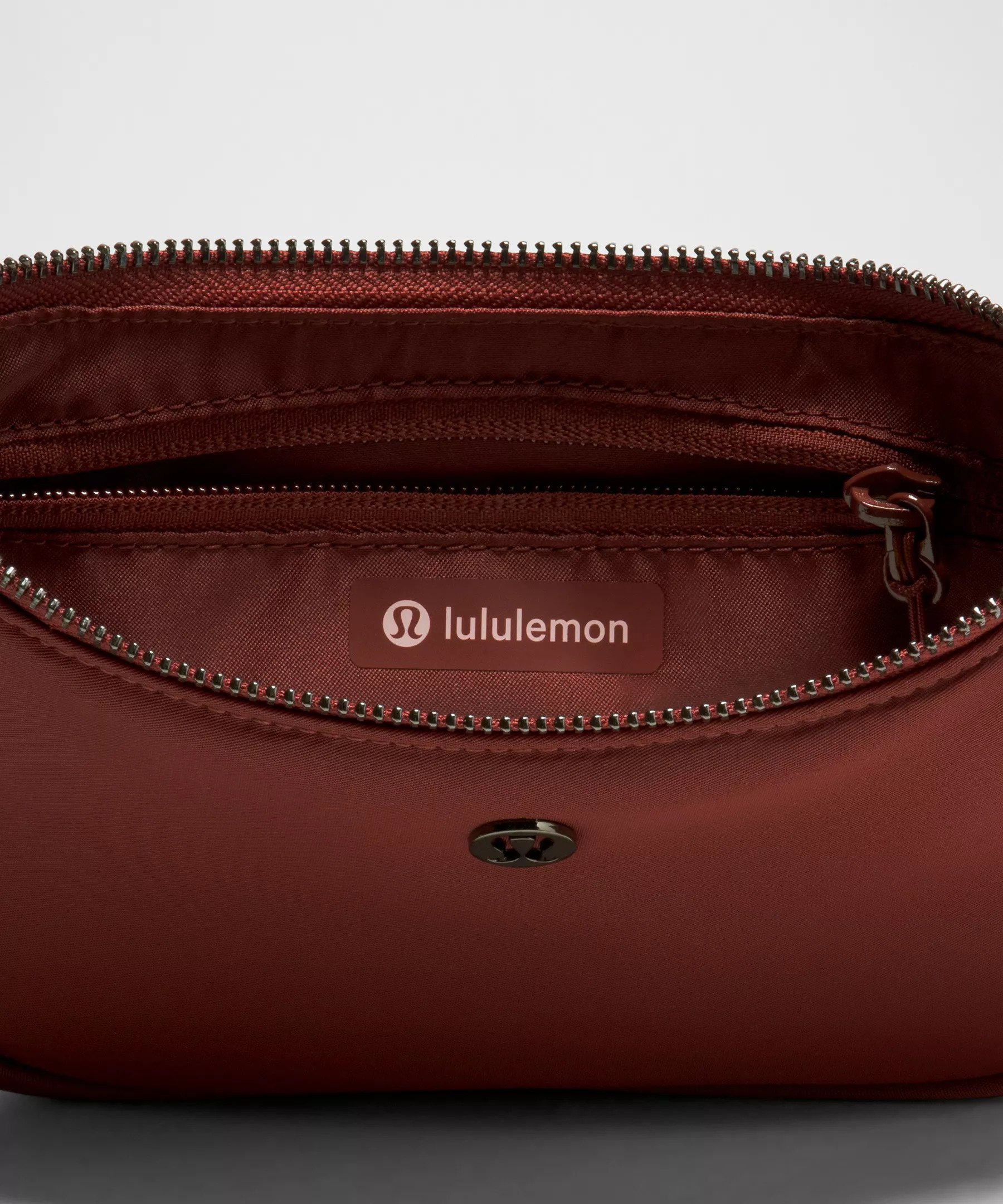 City Essentials Mini Shoulder Bag 1L - 5
