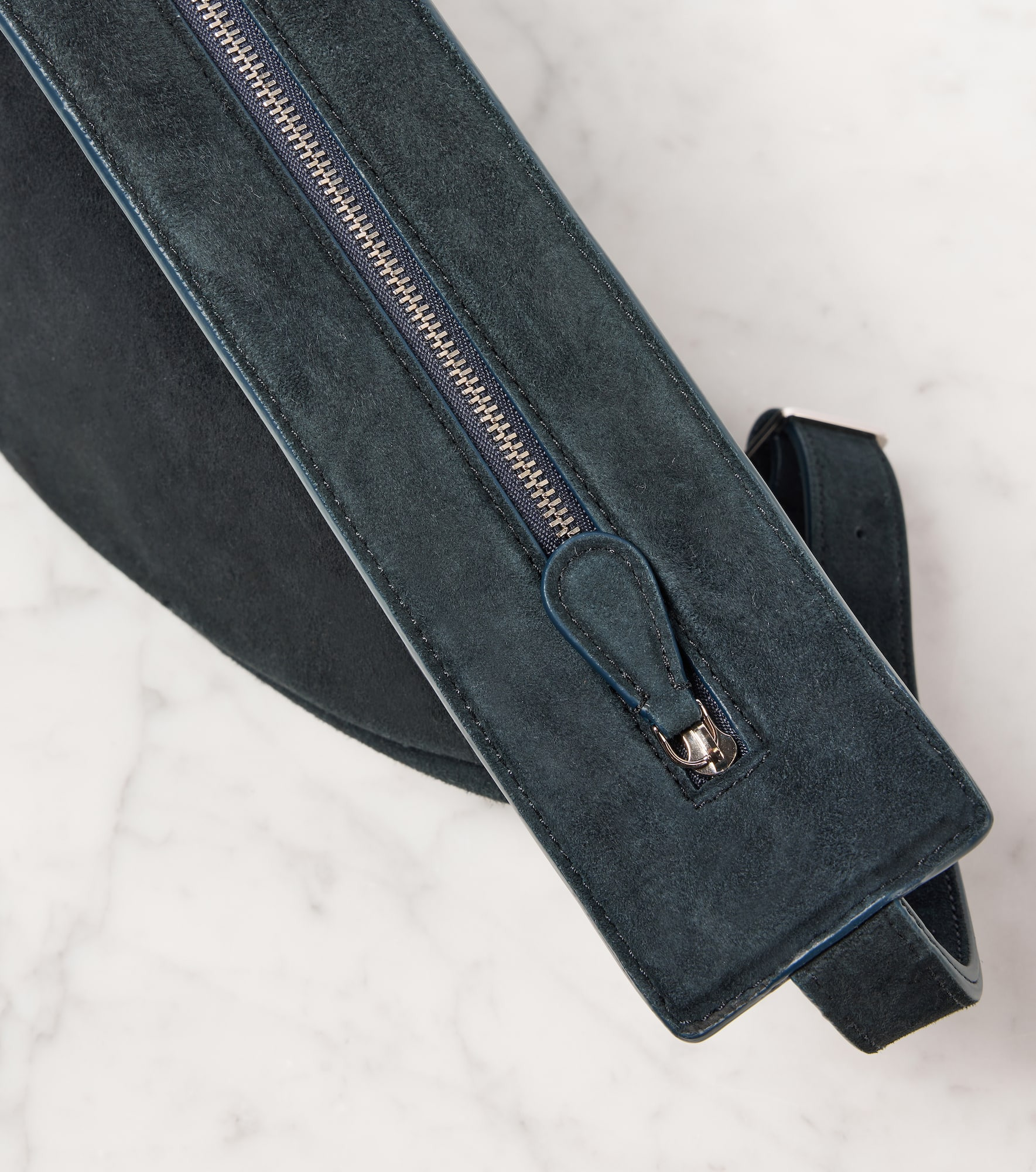 Slouchy Banana leather crossbody bag - 6