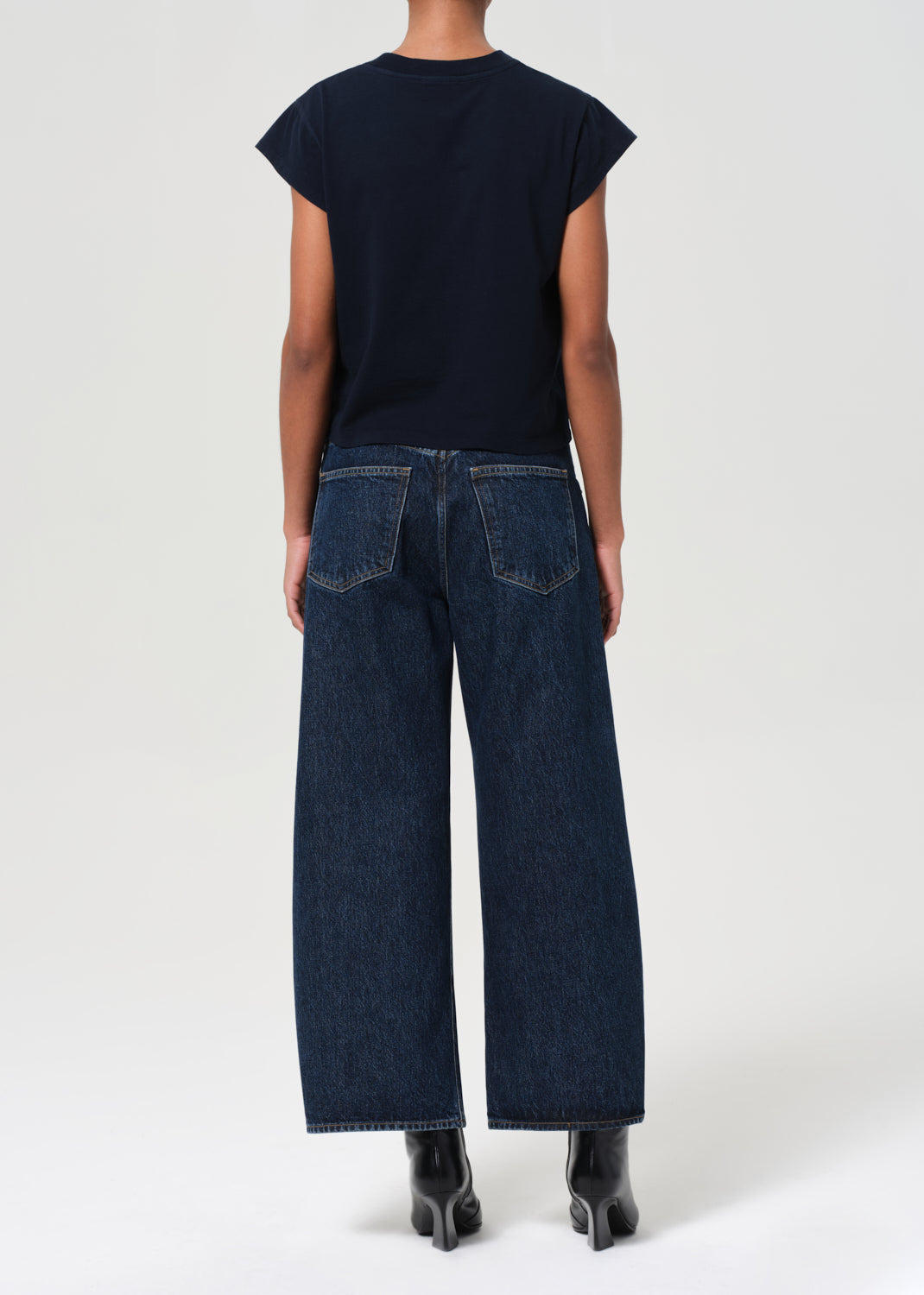 LOW CURVE CROP JEAN IN PENDULUM - 3