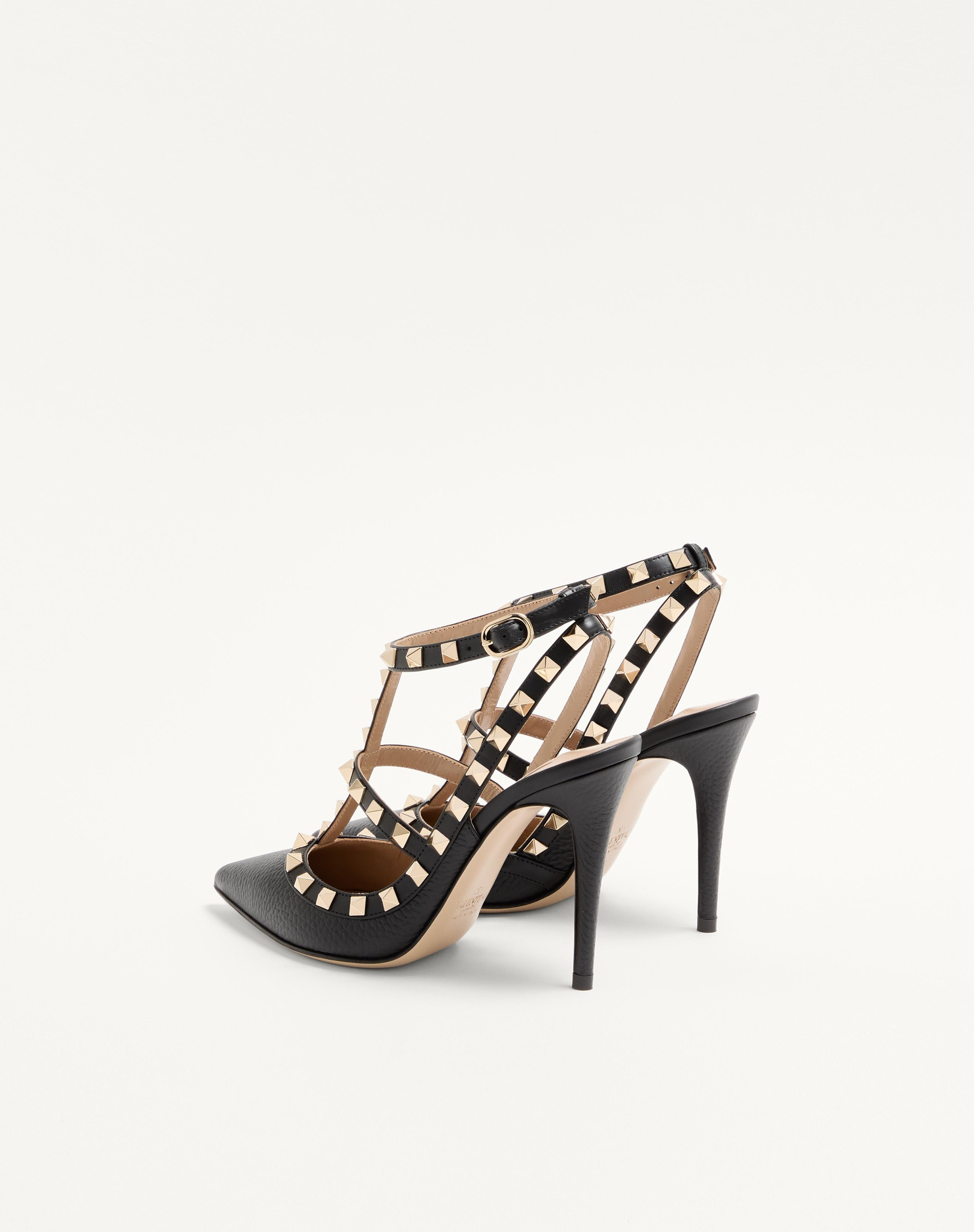 ROCKSTUD GRAINY LEATHER ANKLE STRAP PUMP 100 MM - 4