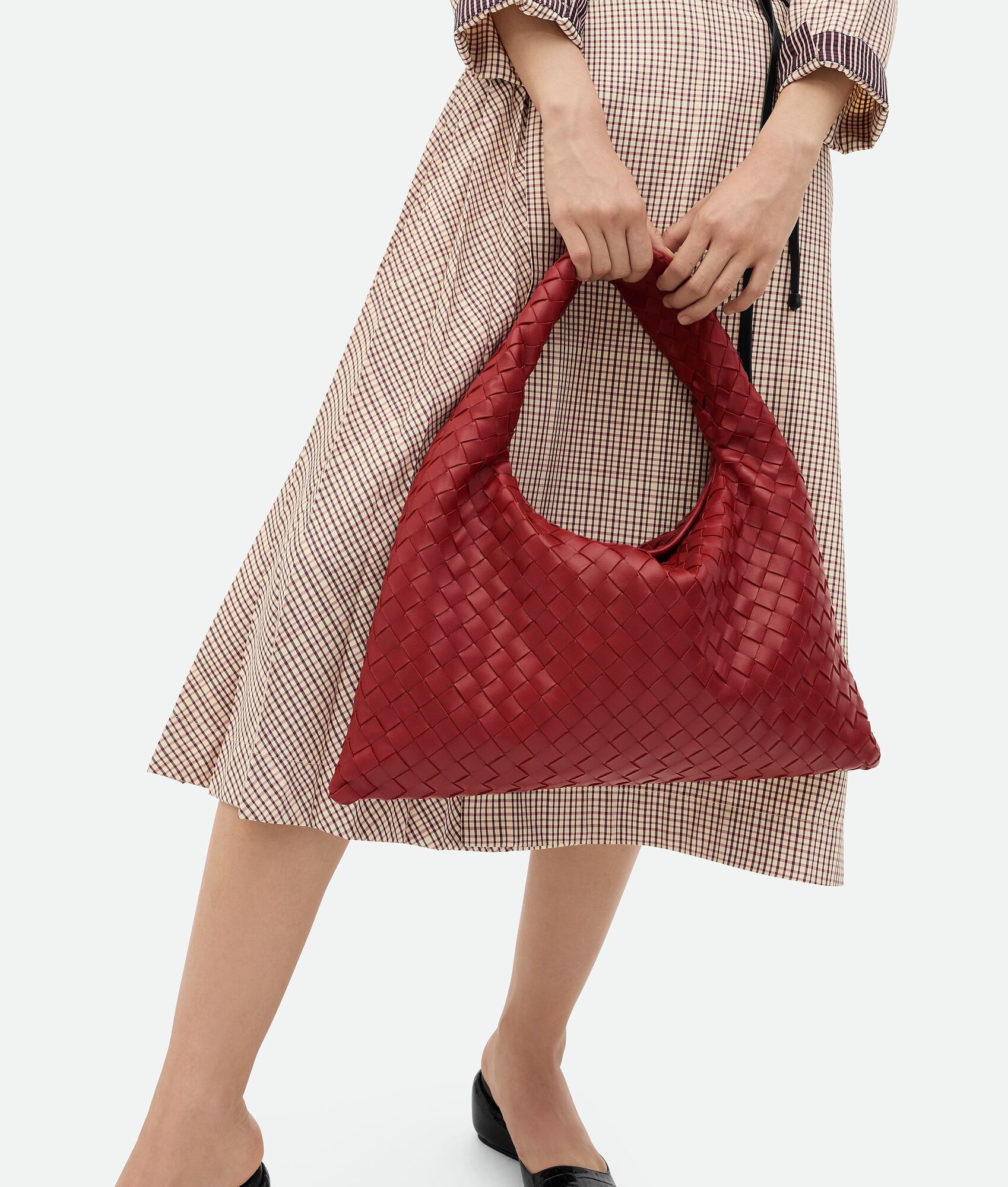 【BOTTEGA VENETA】スモール ホップ バッグ レッドブラウン Bottega Veneta Hop | REVERSIBLE