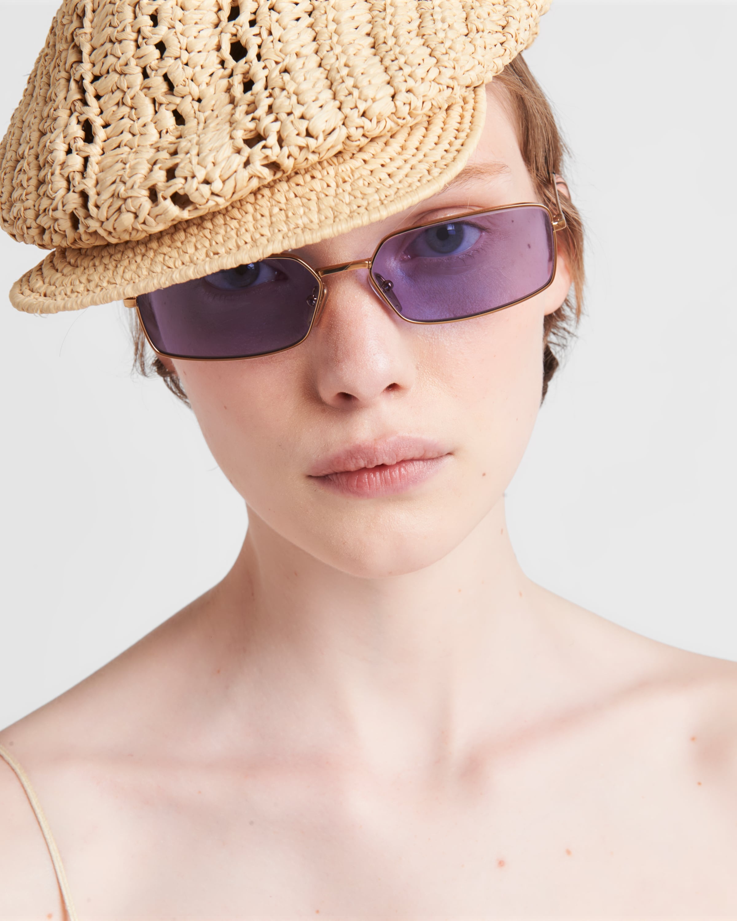 Sunglasses with the Prada logo - 2