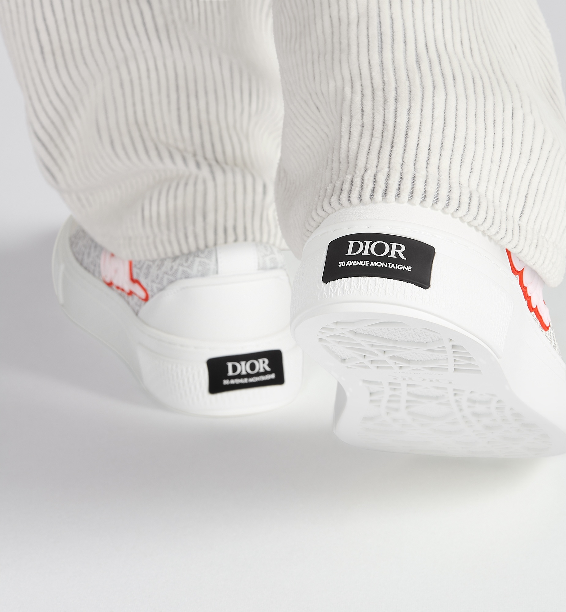 Dior DIOR AND KAWS B33 Sneaker – LIMITED AND NUMBERED
