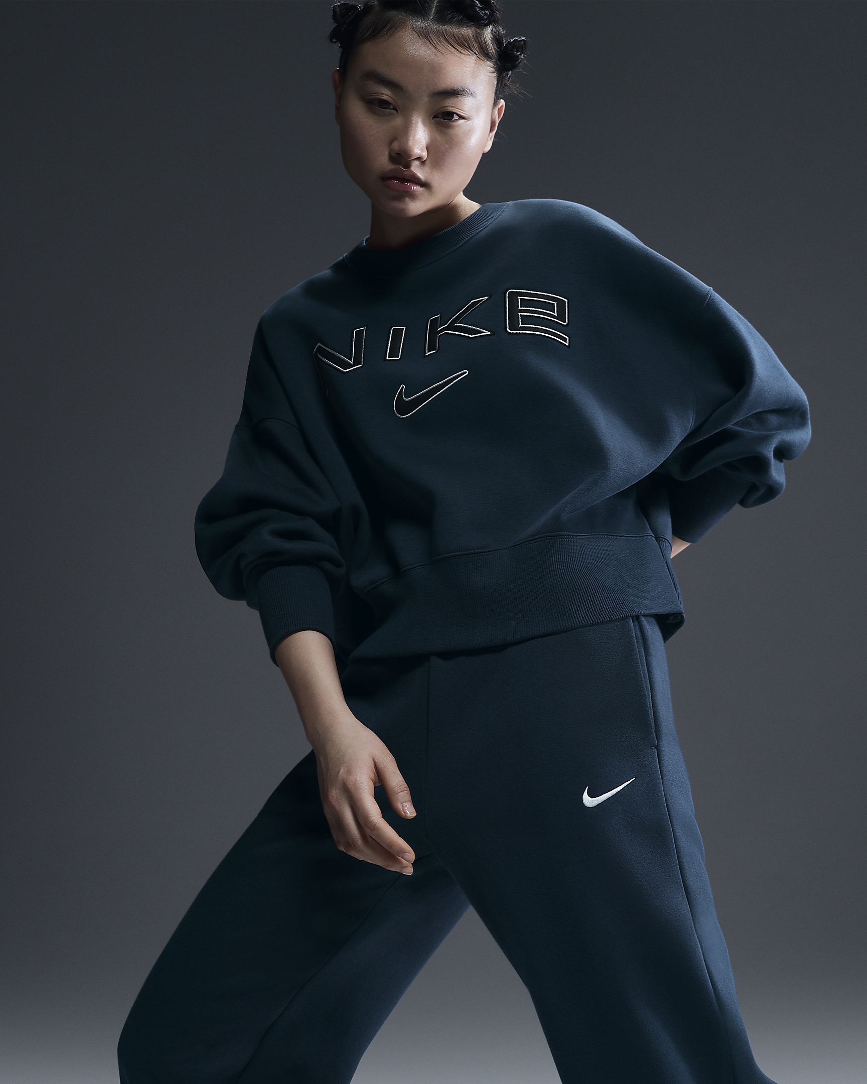 Nike Sportswear Phoenix Fleece Women's Over-Oversized Crew-Neck Logo Sweatshirt - 1