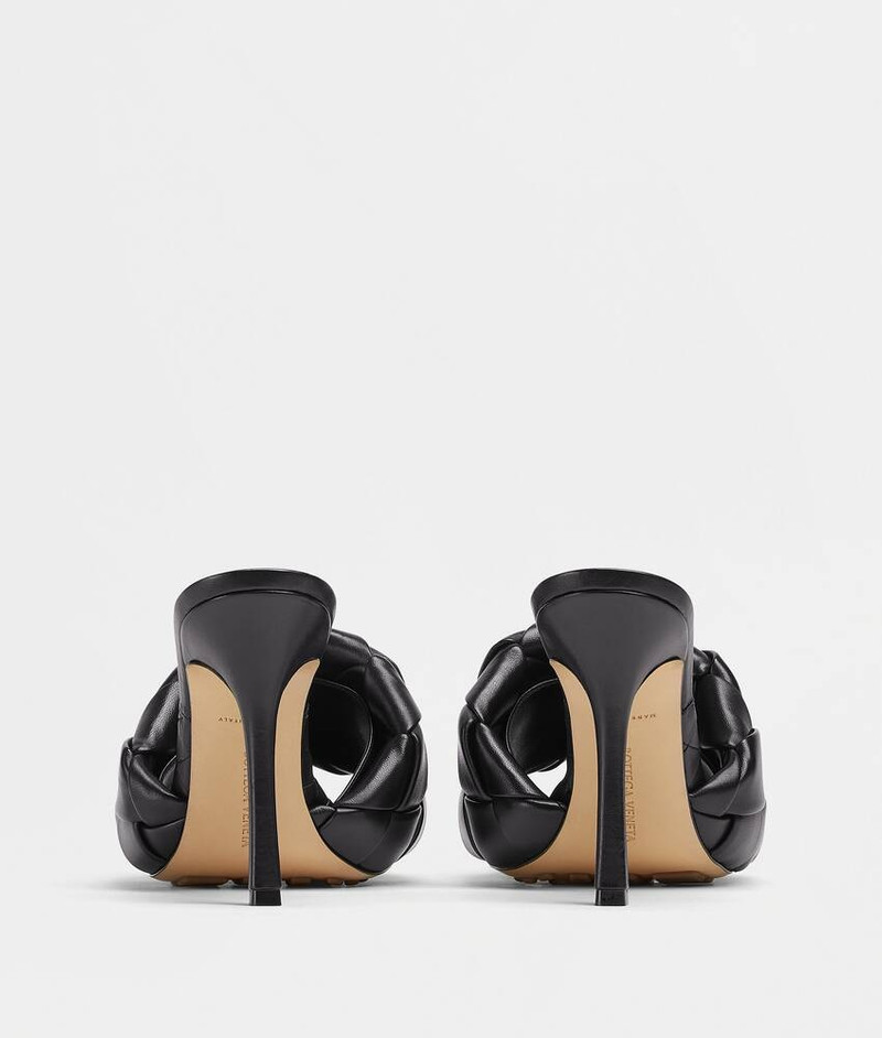 Bottega Veneta lido outlook