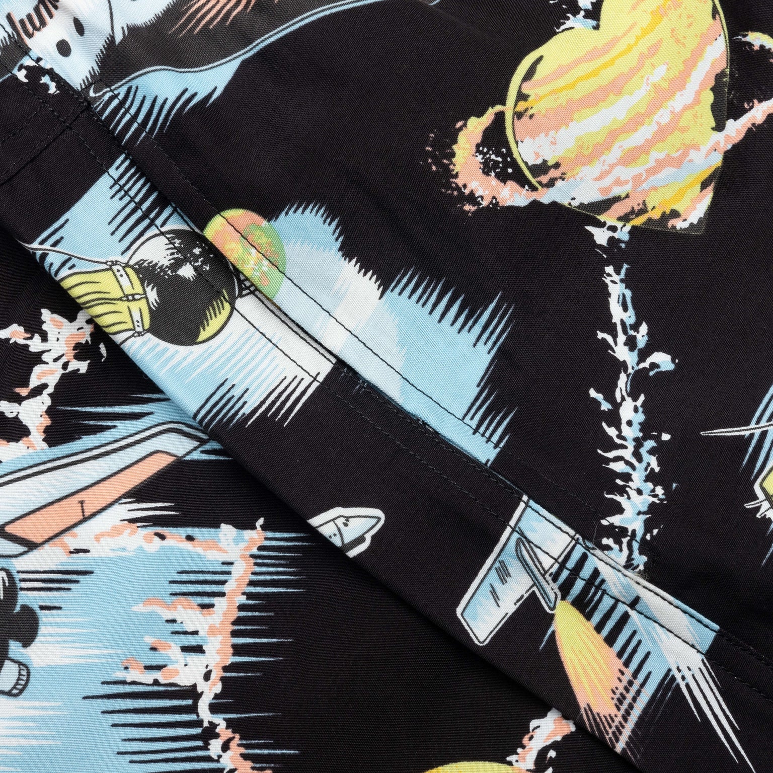 GRAPHIC SHORTS - BLACK - 3